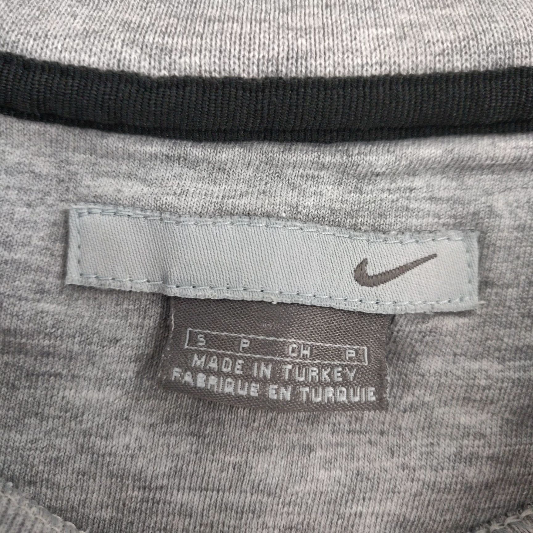Nike VINTAGE Nike Sweatshirt Mens Small Gray Crewneck Honolulu Marathon 2002 Y2K 90s Grunge Sports USA Nike Sportswear Size US S / EU 44-46 / 1 - 6 Thumbnail