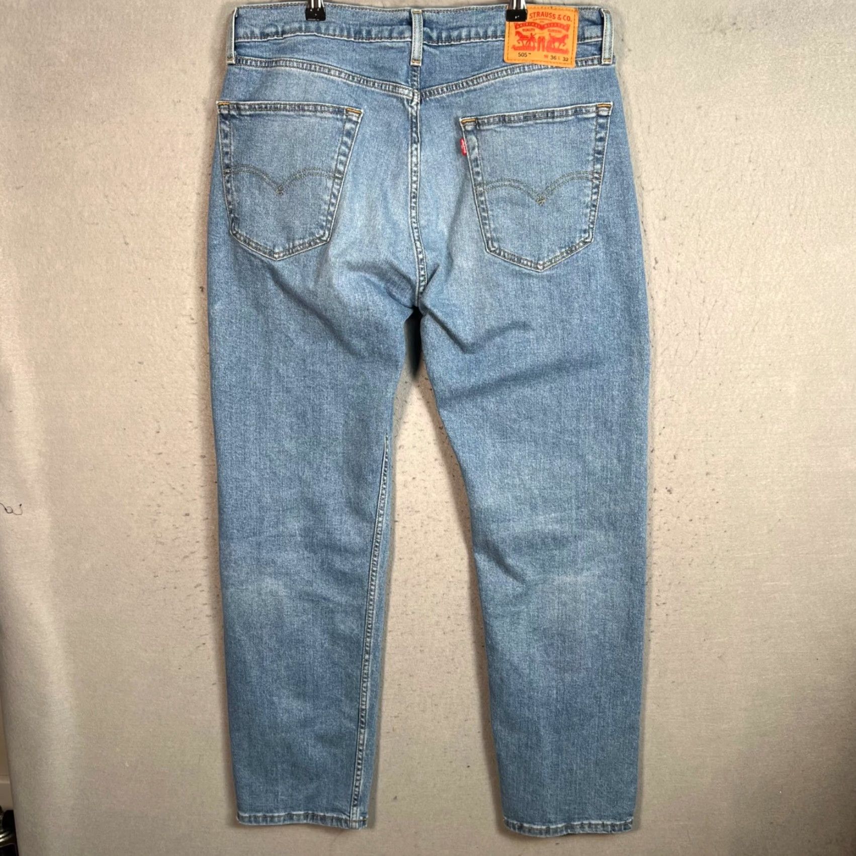 Levi's Levis 505 Jeans Mens 36x32 Straight Blue Denim Cotton Blend Regular Fit 5-Pocket Levis 500 Series Vintage No Size US 36 / EU 52 - 2 Thumbnail