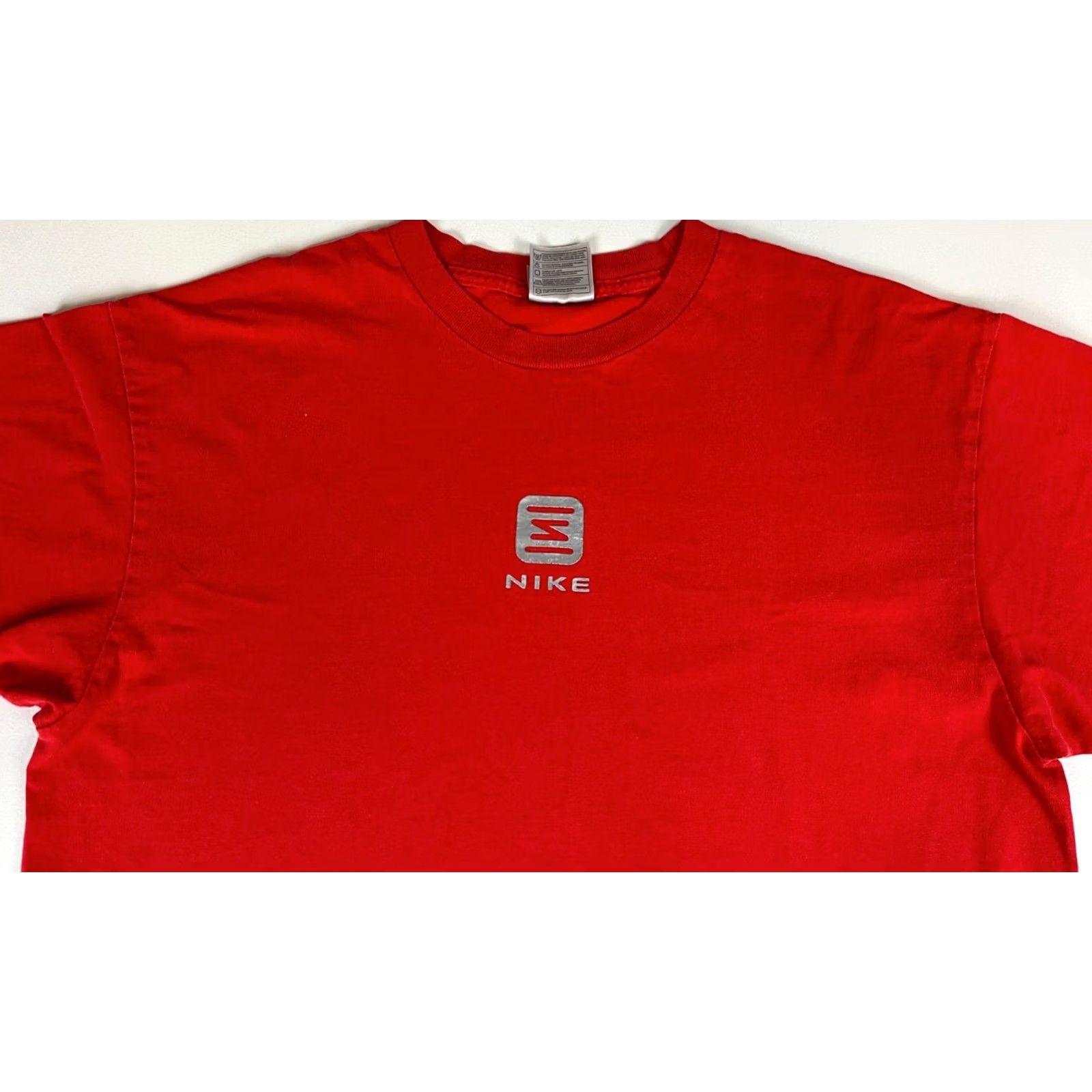 Nike VINTAGE Nike T-Shirt Mens Size L Red Cotton Made in USA 2000s Crew Neck Short Sleeve Size US L / EU 52-54 / 3 - 3 Thumbnail
