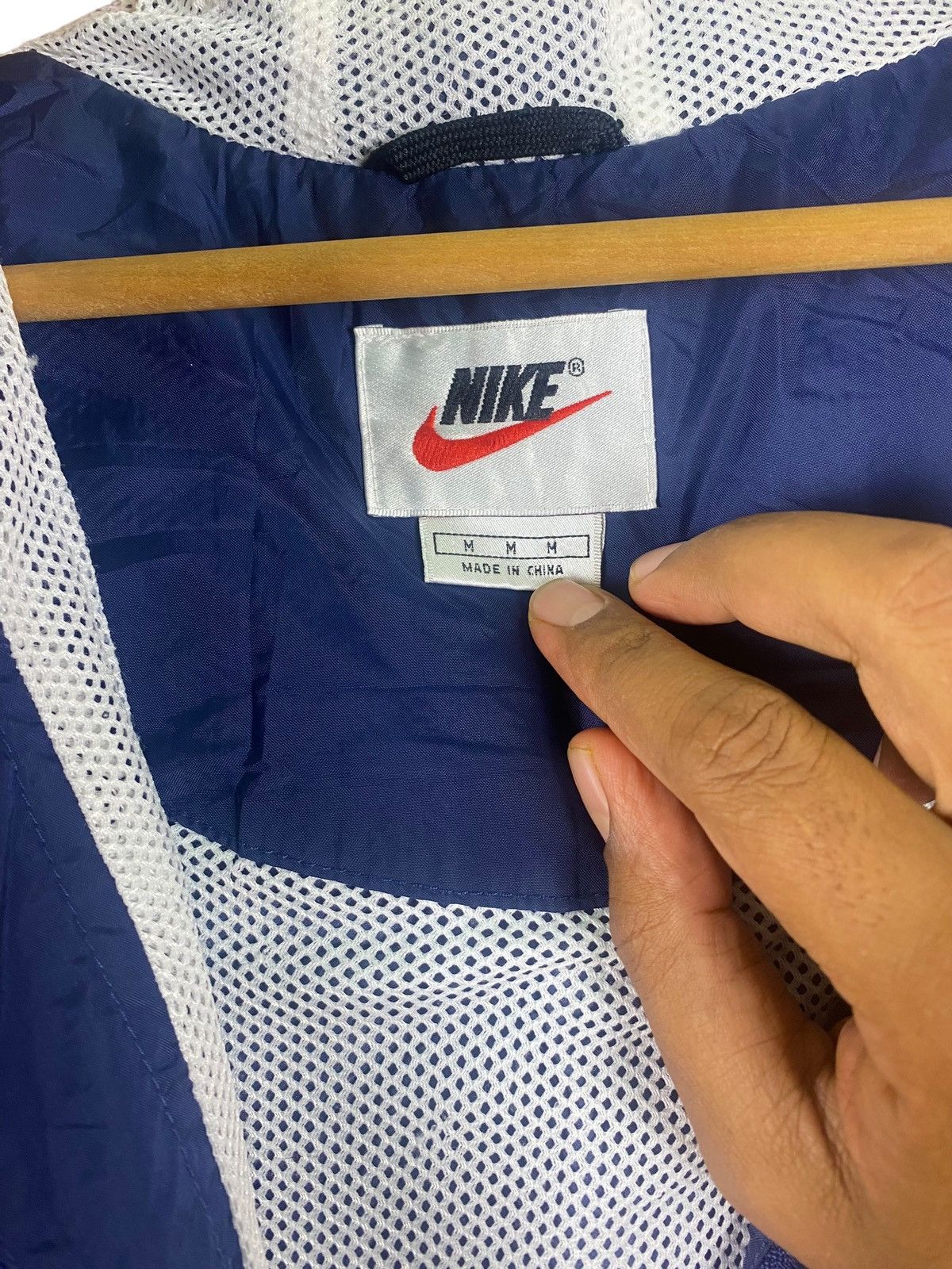 Nike × Vintage Vintage 90s Nike Small Swoosh Windbreaker Hoodie Size US M / EU 48-50 / 2 - 17 Thumbnail