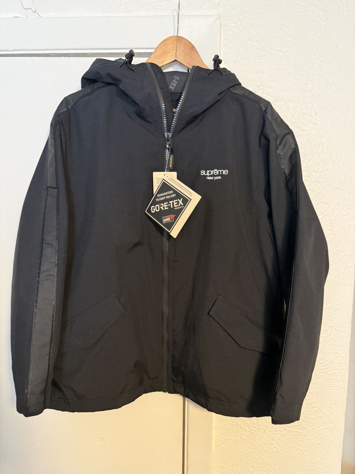 Supreme × Umbro Supreme x Umbro Gore-Tex Hooded Jacket Size XL