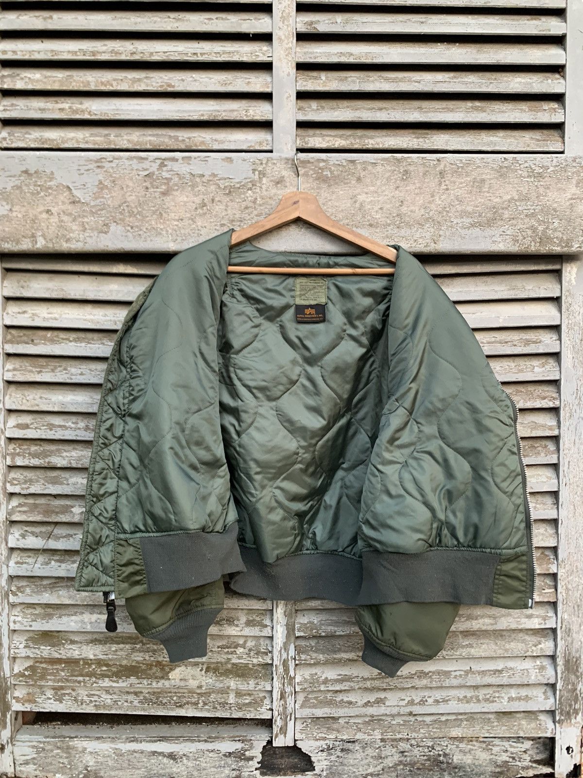 Alpha Industries VINTAGE ALPHA INDUSTRIES MA1 MAN INTERMEDIATE BOMBER JACKET Size US L / EU 52-54 / 3 - 7 Thumbnail