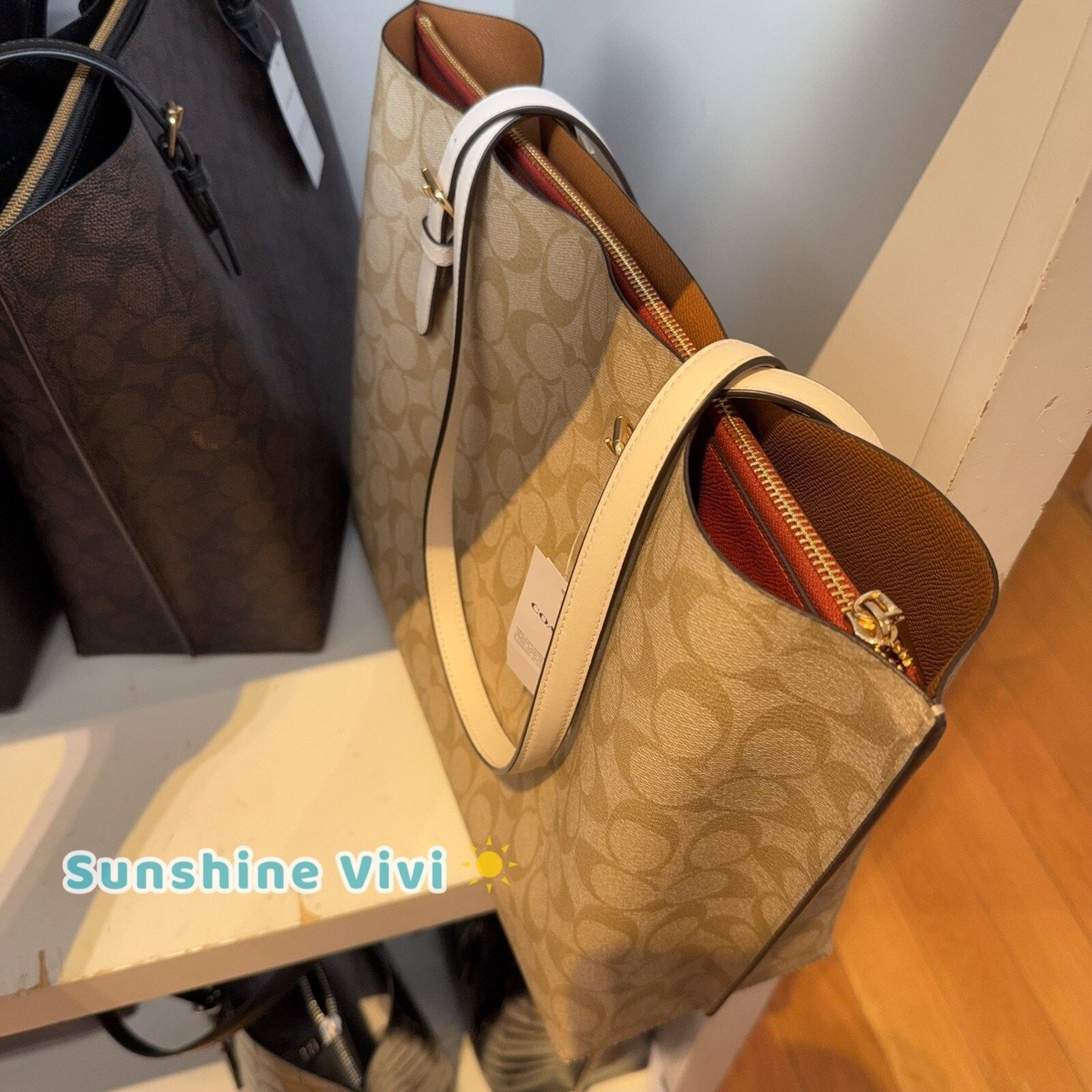 Coach NWT COACH 1665 Mollie Tote Bag Gold/Leather Light Khaki Size ONE SIZE - 4 Thumbnail
