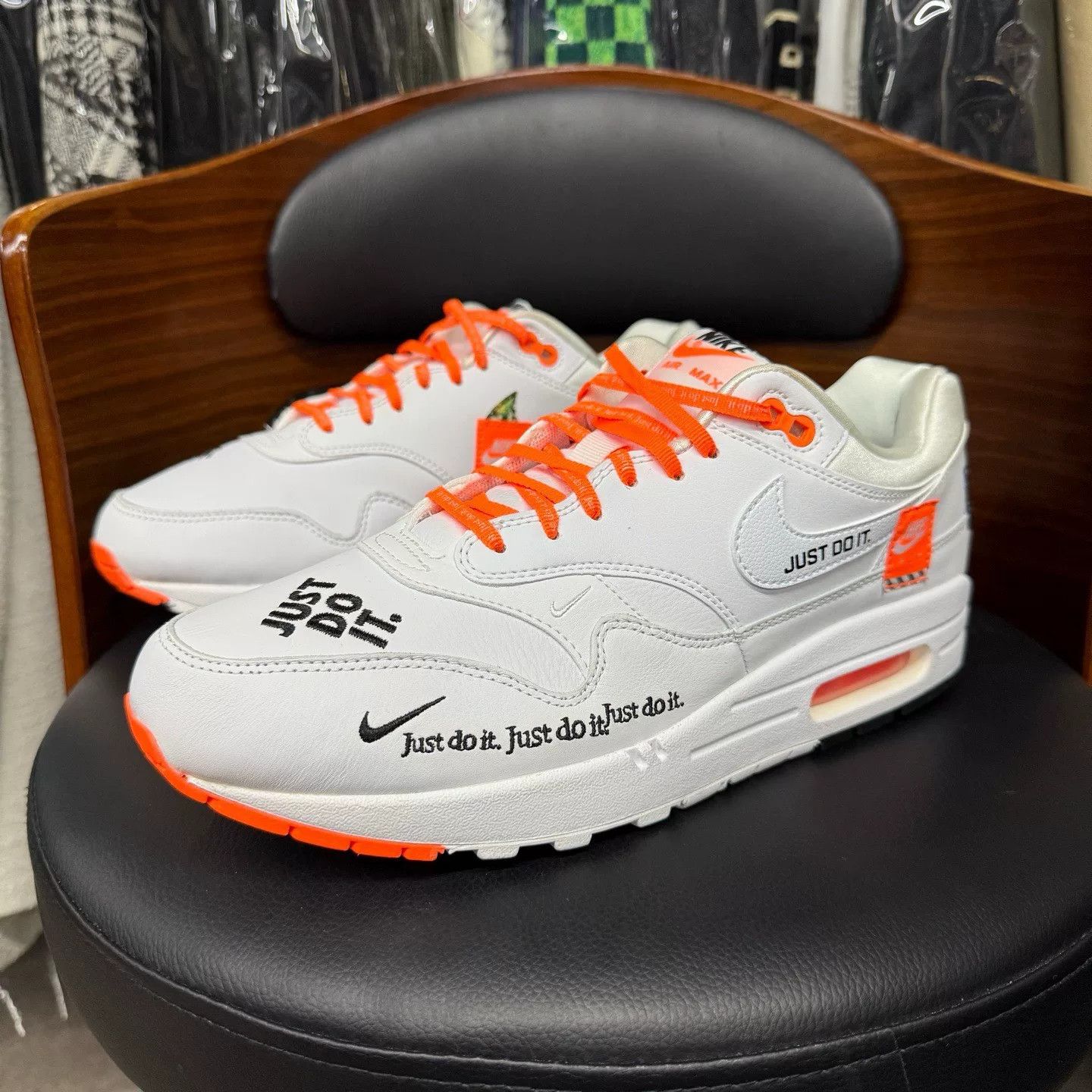 Nike Nike MAX1 White Lowtop Sneakers 44 Men Size US 10.5 / EU 43-44 - 1 Thumbnail