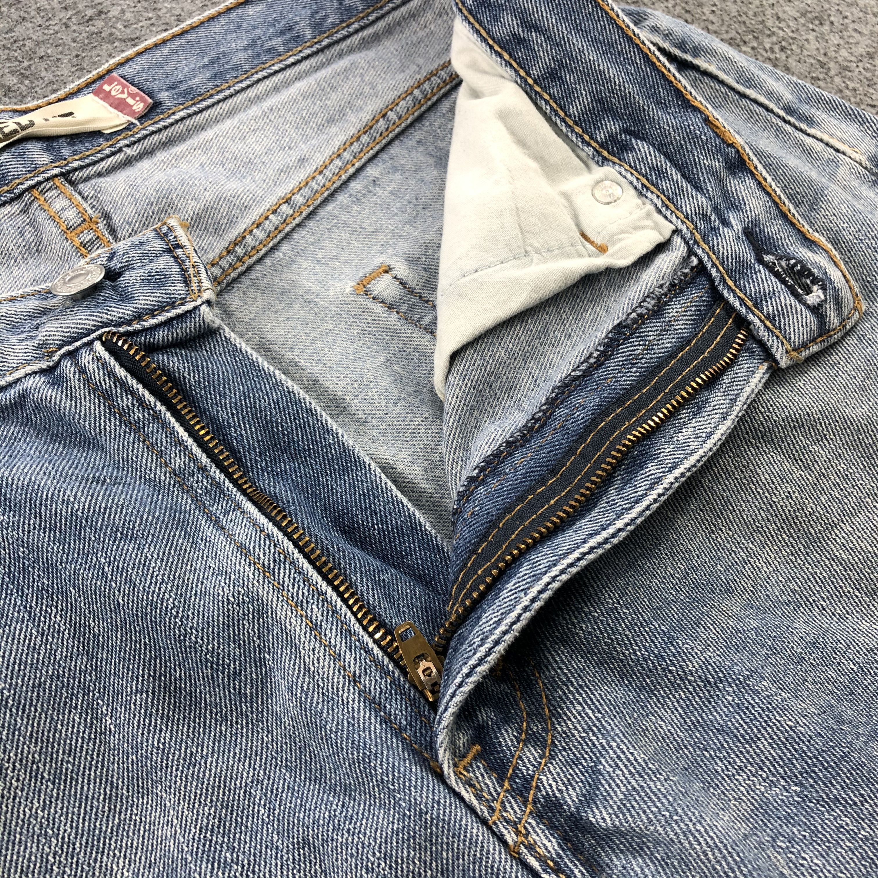 Levi's × Vintage Vintage Blue Wash Levis 550 Jeans-JM1857 Size US 33 - 7 Thumbnail