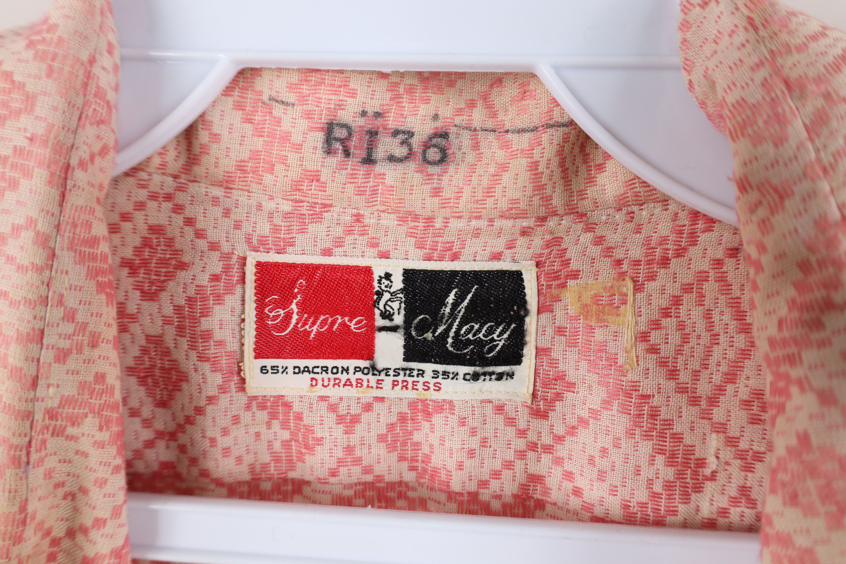Vintage Vintage 60s Macys Geometric Collared Button Shirt Pink USA Size US XL / EU 56 / 4 - 10 Thumbnail