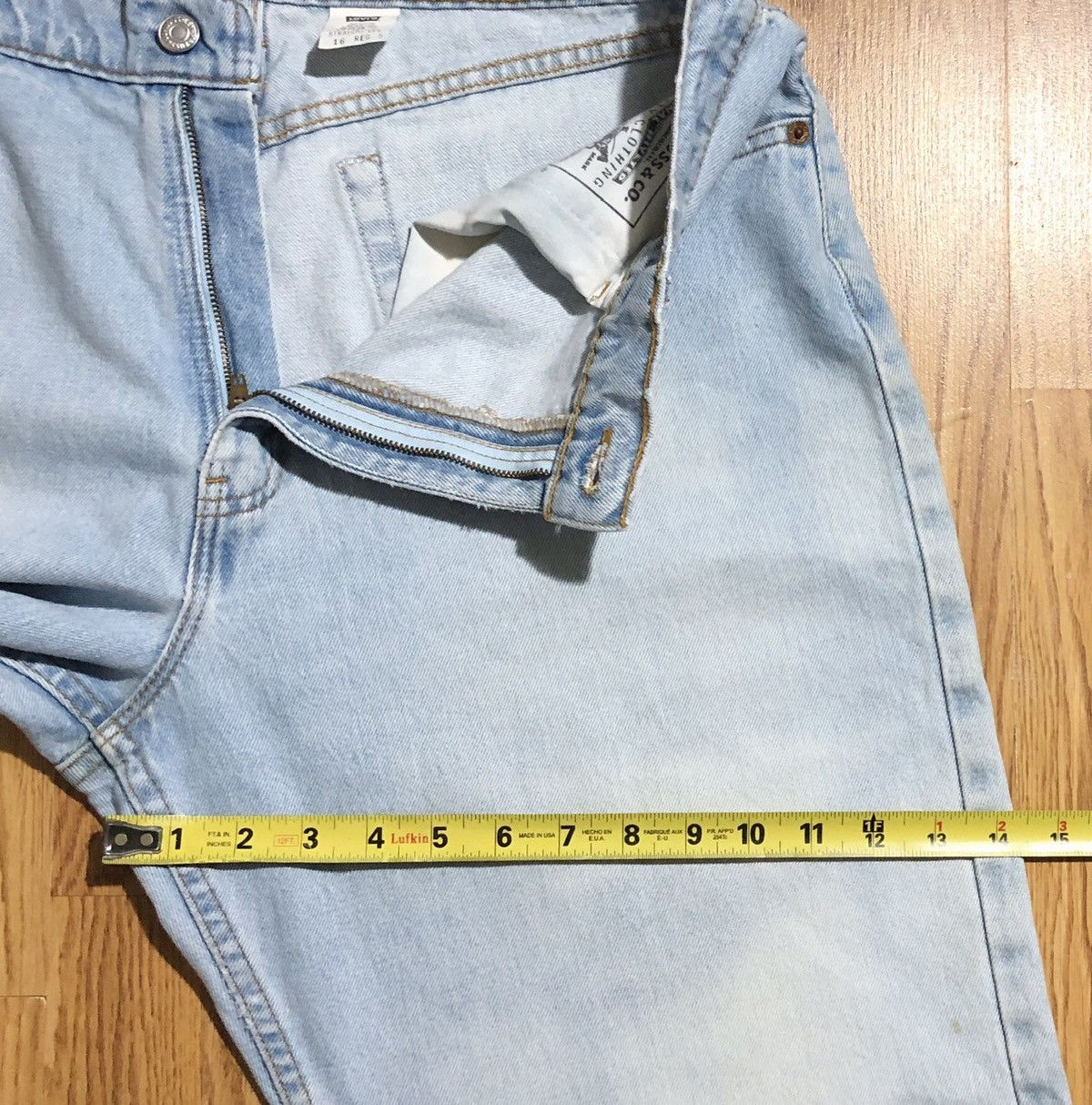 Levi's × Vintage Vintage Levi’s 560 US Made Loose Fit Denim Jeans Size 16 Size 38" / US 16 / IT 52 - 7 Thumbnail