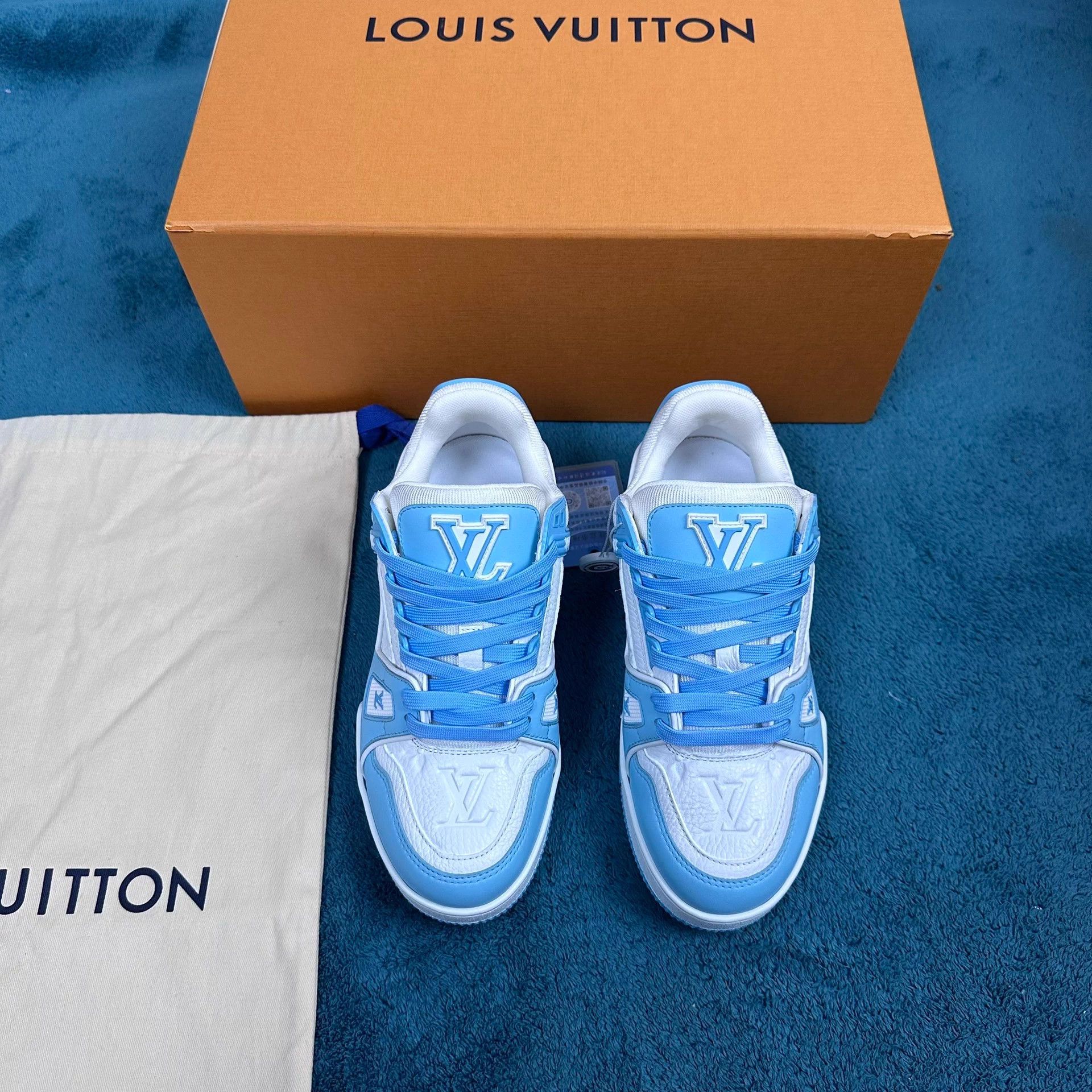 Louis Vuitton lv trainer low-top sneaker sky blue EU 36 new Size US 5 / IT 35 - 1 Thumbnail