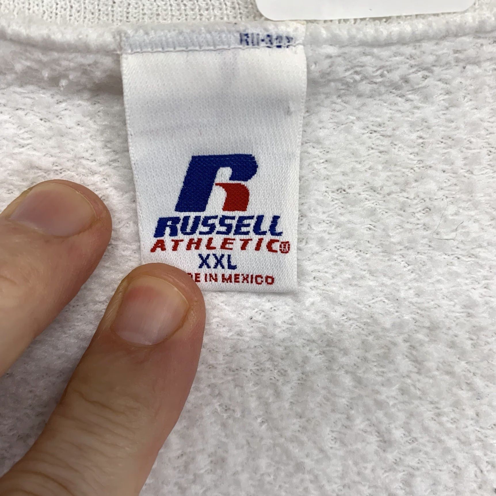 Russell Athletic VINTAGE Russell Athletic Crewneck Sweatshirt Unisex Adults 2XL White Logo Sweatshirt Retro 90s Grunge Hipster High School Tennis Gym & Training Size US XXL / EU 58 / 5 - 3 Thumbnail