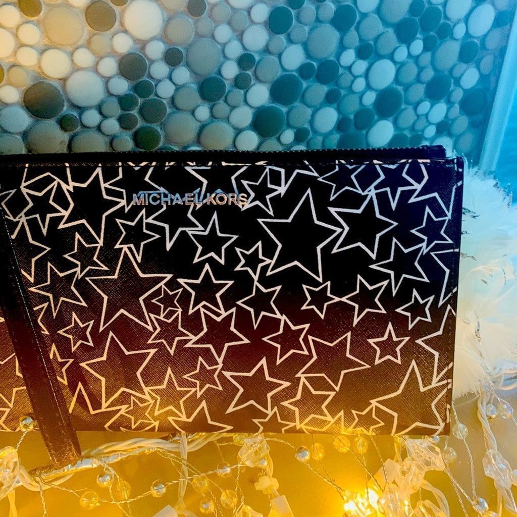 Michael Kors Michael Kors Wristlet in Black w white stars BN Size ONE SIZE - 1 Thumbnail