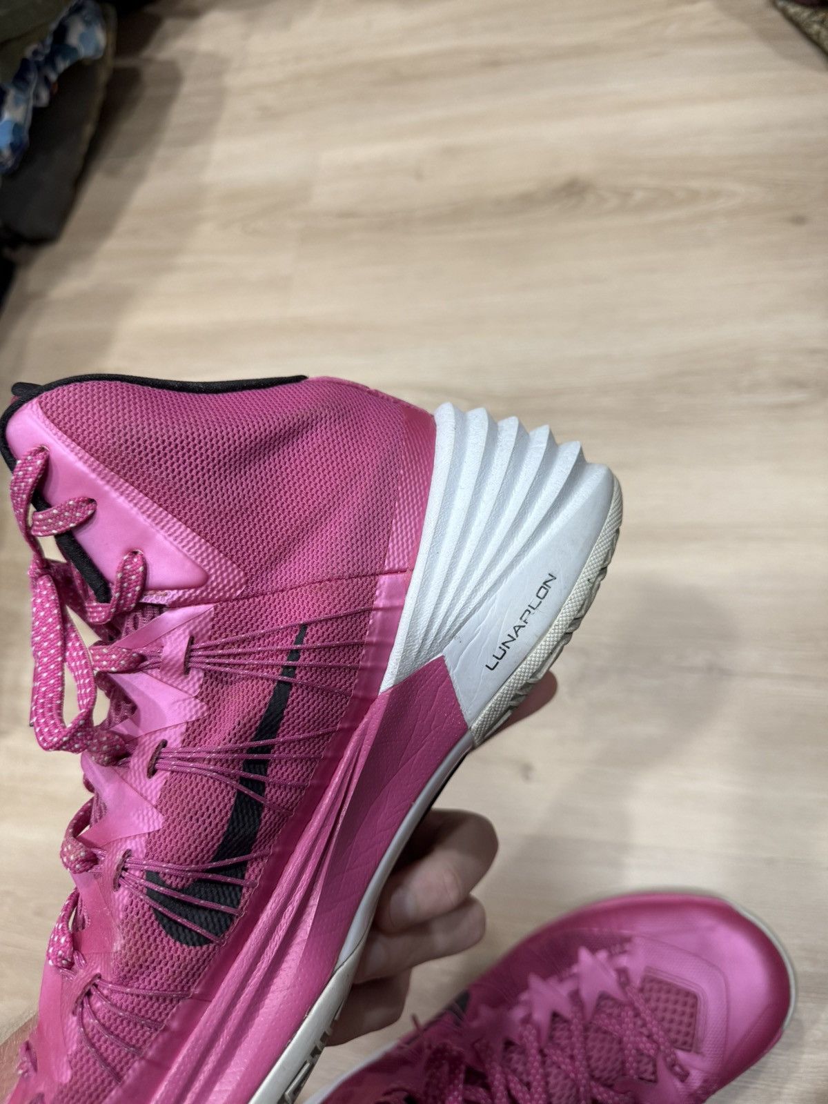 Nike Nike Hyperdunk 2013 Pink Breast Cancer Awareness Size US 12 / EU 45 - 13 Thumbnail