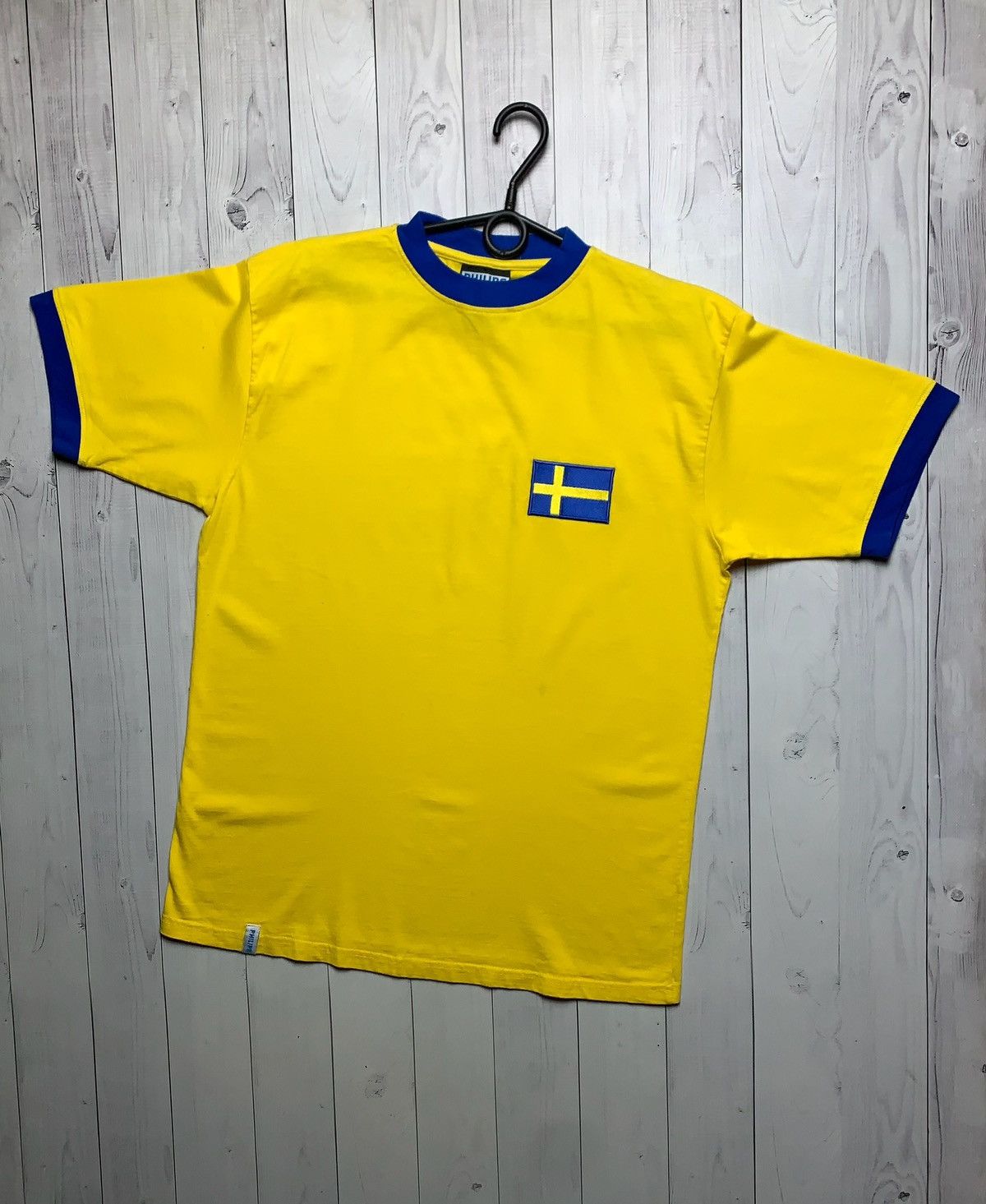 Vintage Vintage Soccer tee Sweden size L Philips rare logo yellow Size US L / EU 52-54 / 3 - 1 Thumbnail
