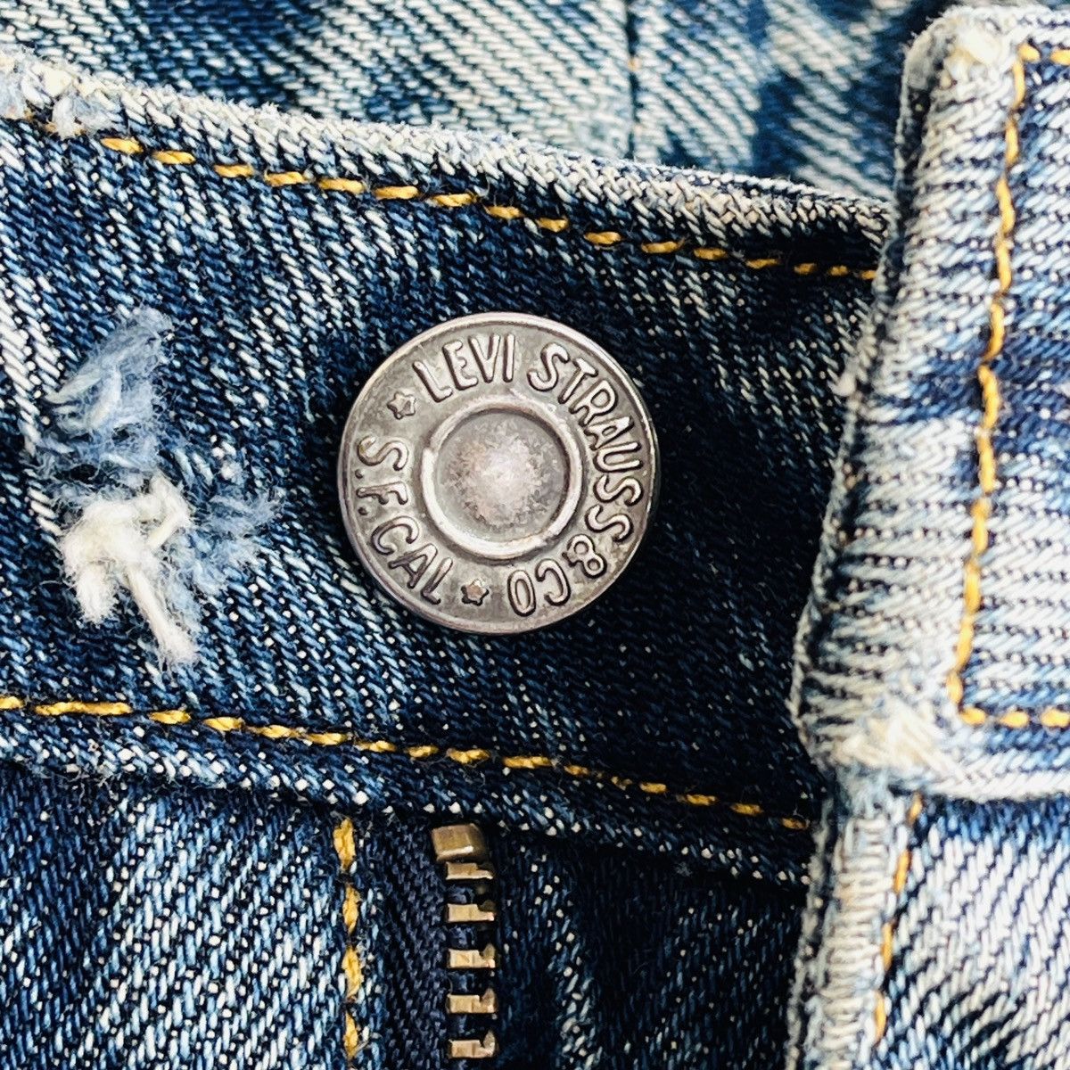 Levi's Vintage Levi's R Tag Distresse Selvedge Jeans Talon Zipper Size US 31 - 12 Thumbnail