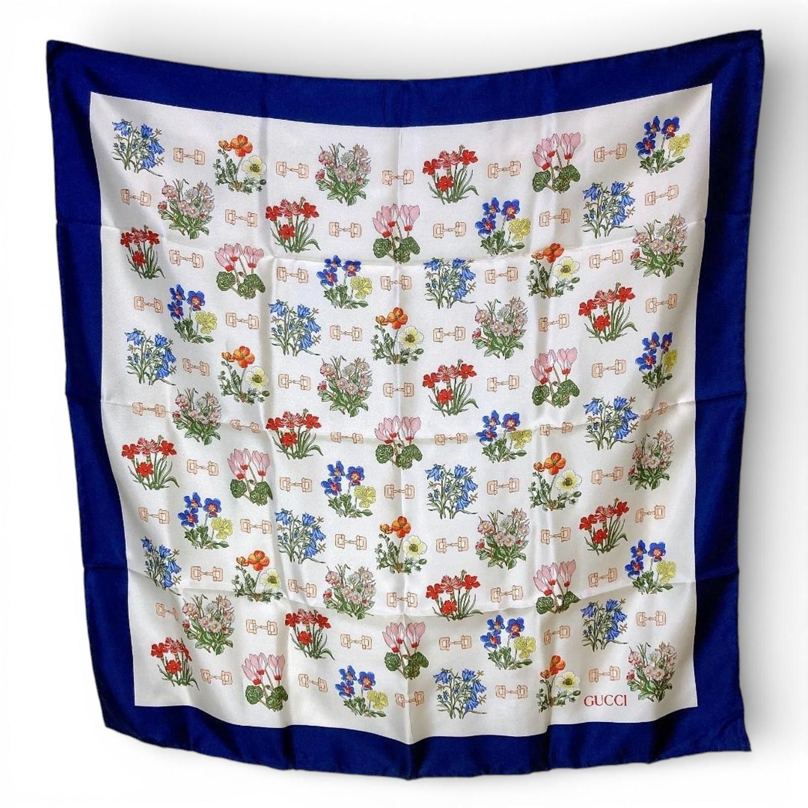 Gucci Gucci - Floral Patterned Silk Scarf with Blue Border Size ONE SIZE - 2 Thumbnail
