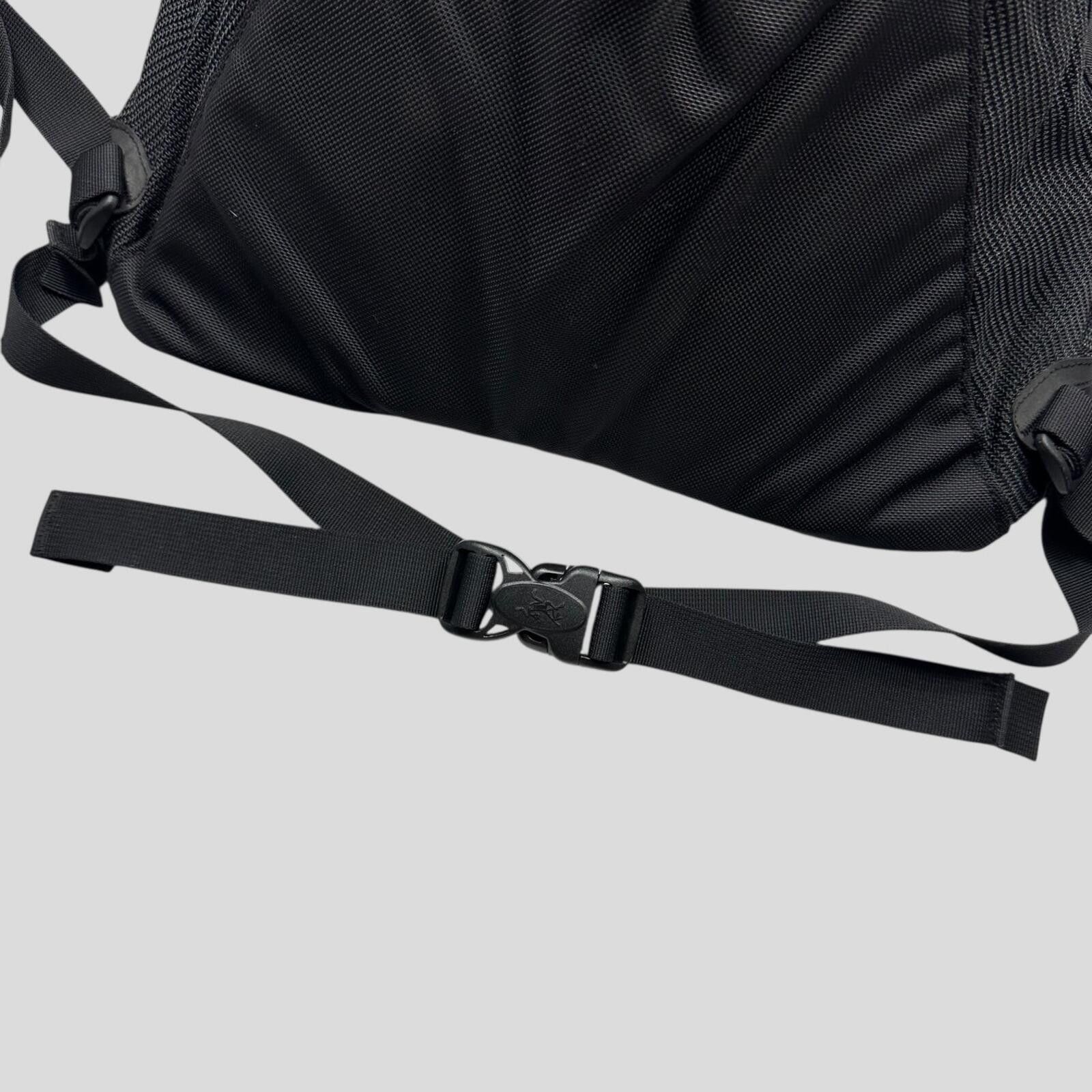 Arc'teryx Arc’teryx Arro 22 Waterproof Backpack - 24k Gold Size ONE SIZE - 4 Thumbnail
