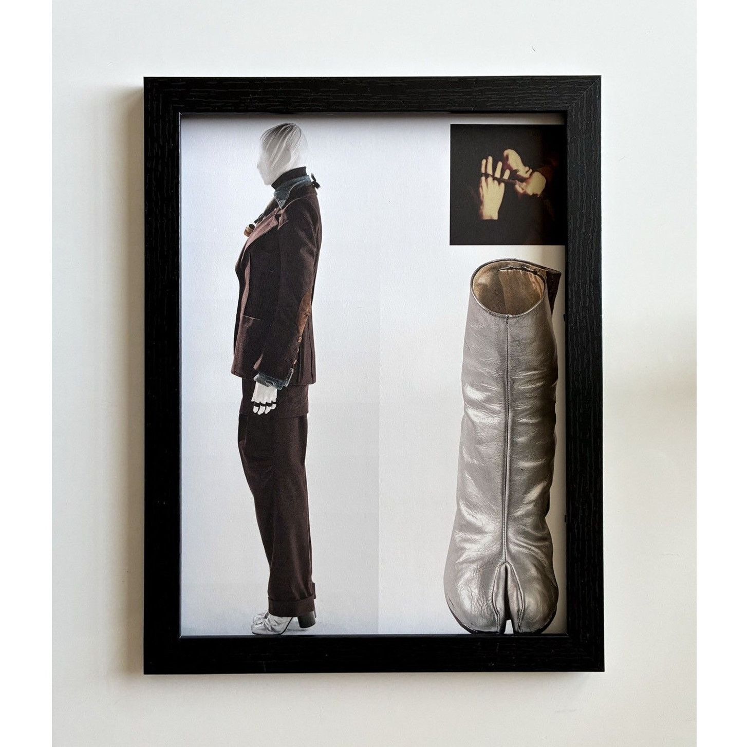 Japanese Brand × Maison Margiela × Vintage Maison Margiela Archive Fashion runway photo framed 9x12 Size ONE SIZE - 1 Thumbnail
