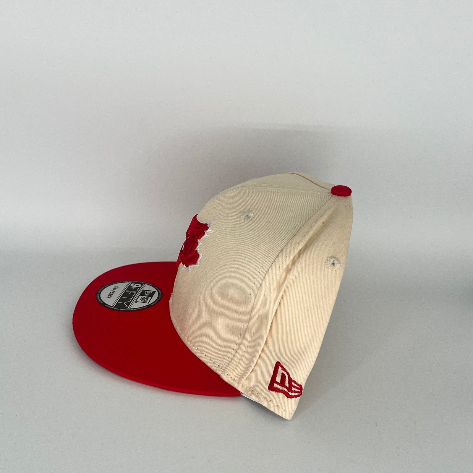 New Era White Red Toronto A.L Side Patch New Era MLB 9Fifty Snapback Size ONE SIZE - 2 Thumbnail