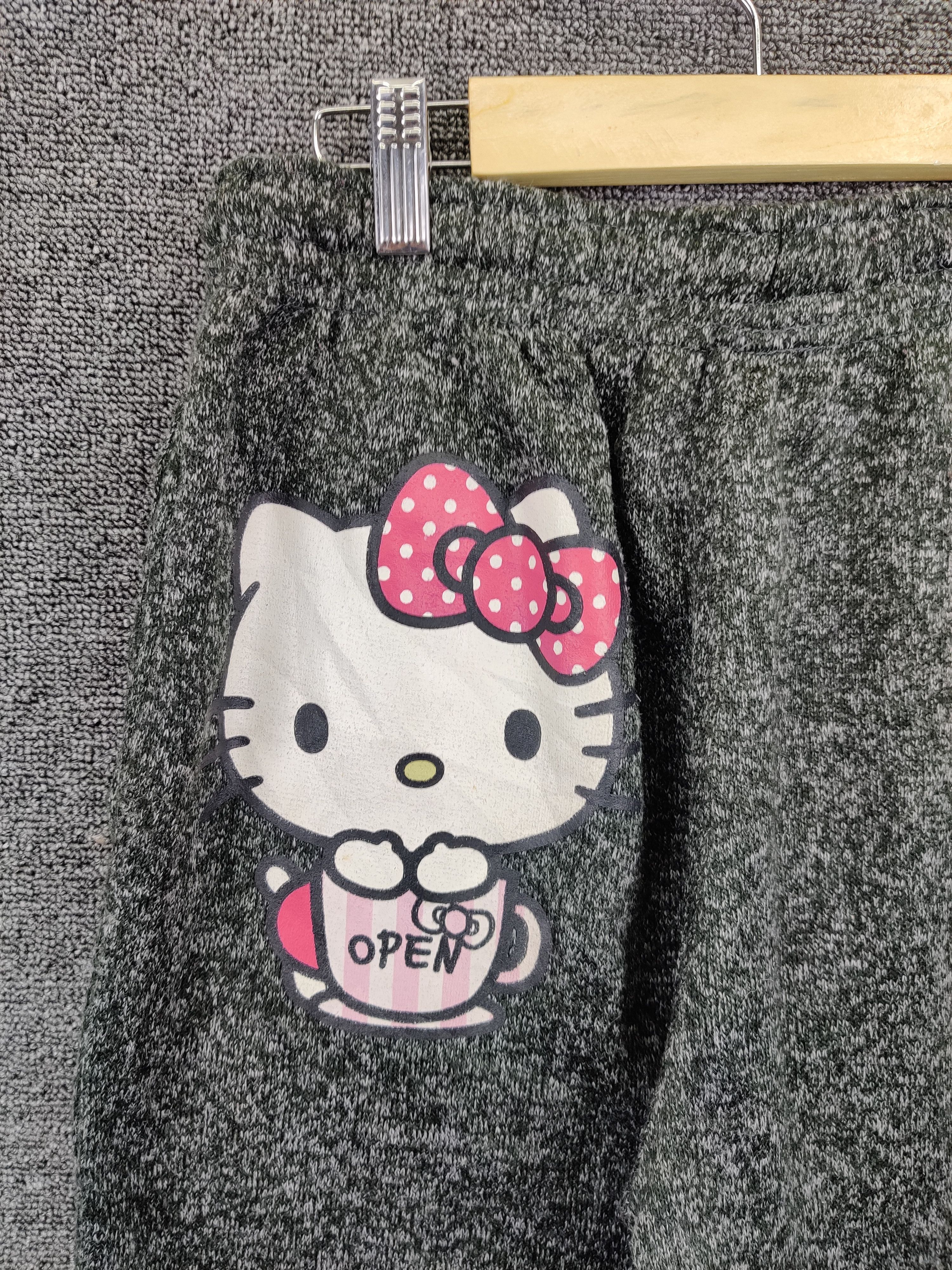 Anime Combo Hello Kitty Vest And Jogger Pants Size US M / EU 48-50 / 2 - 17 Thumbnail