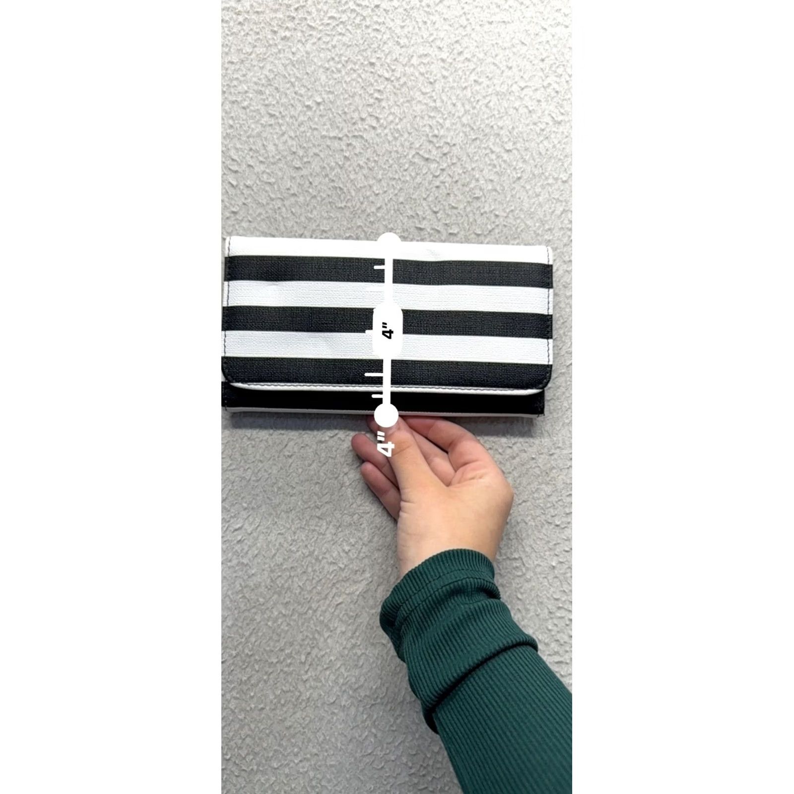 Vintage KUT from the Kloth Wallet Black & White Striped Wallet 43B Womens N/A Folding Card Credit Snap Closure Compact Pre-Owned Like New Size ONE SIZE - 7 Thumbnail