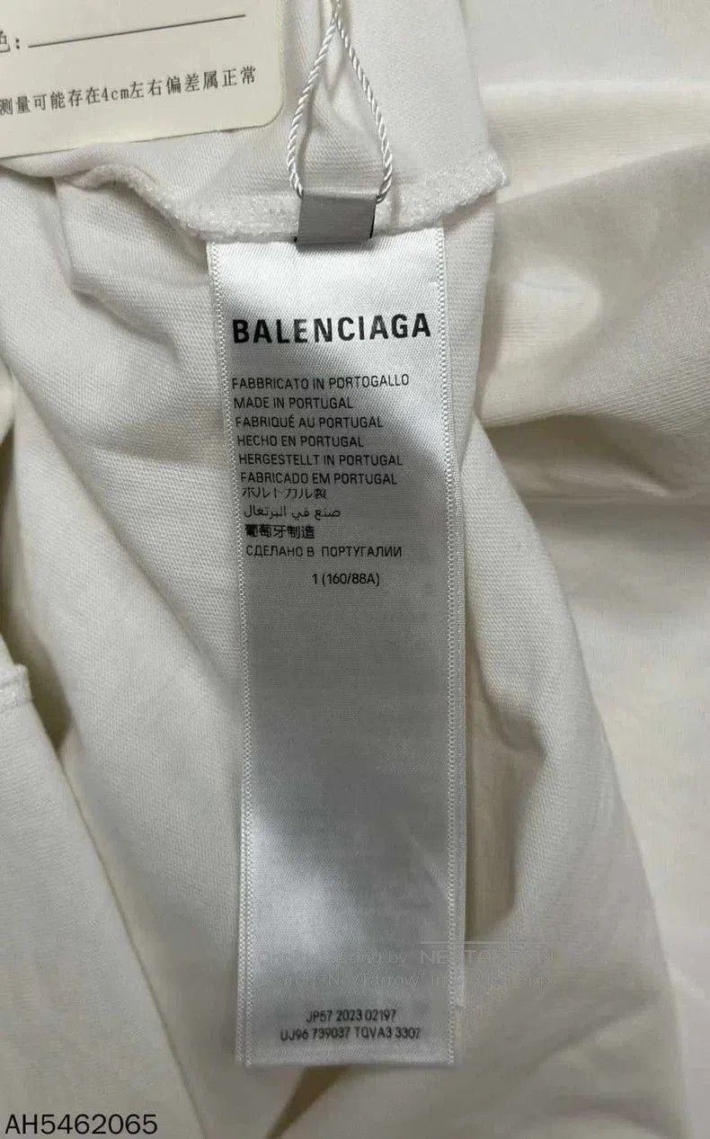 Balenciaga Balenciaga White Blur Logo Short Sleeve. Size US XXL / EU 58 / 5 - 5 Thumbnail