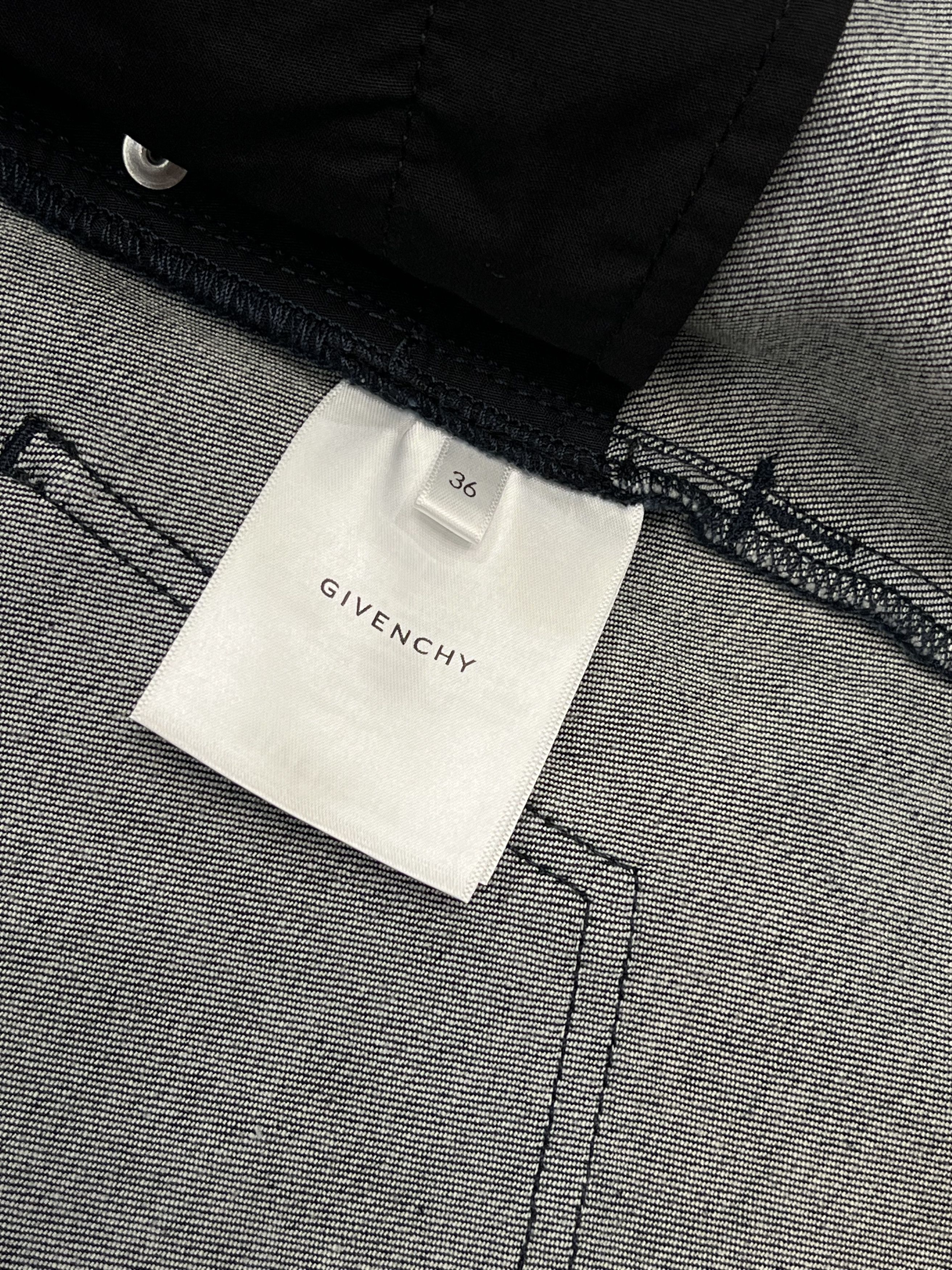 Givenchy mini skirt Givenchy Size 25" / US 0 / IT 36 - 3 Thumbnail