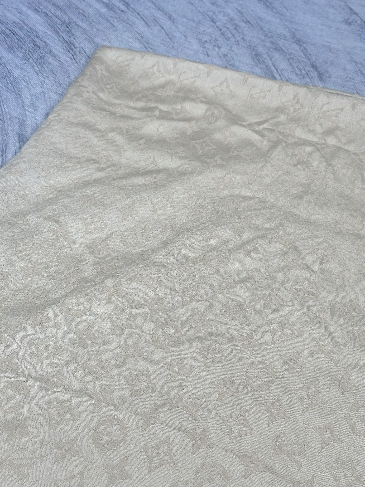 Louis Vuitton Louis Vuitton Handkerchief LV Monogram Paris Beige Silk Size ONE SIZE - 5 Thumbnail