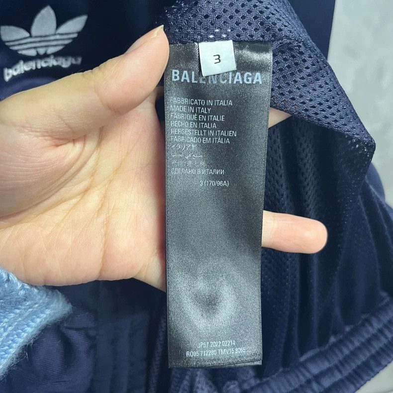 Balenciaga Balenciaga Dark blue thick polyester embroidered logo scho Size US L / EU 52-54 / 3 - 5 Thumbnail