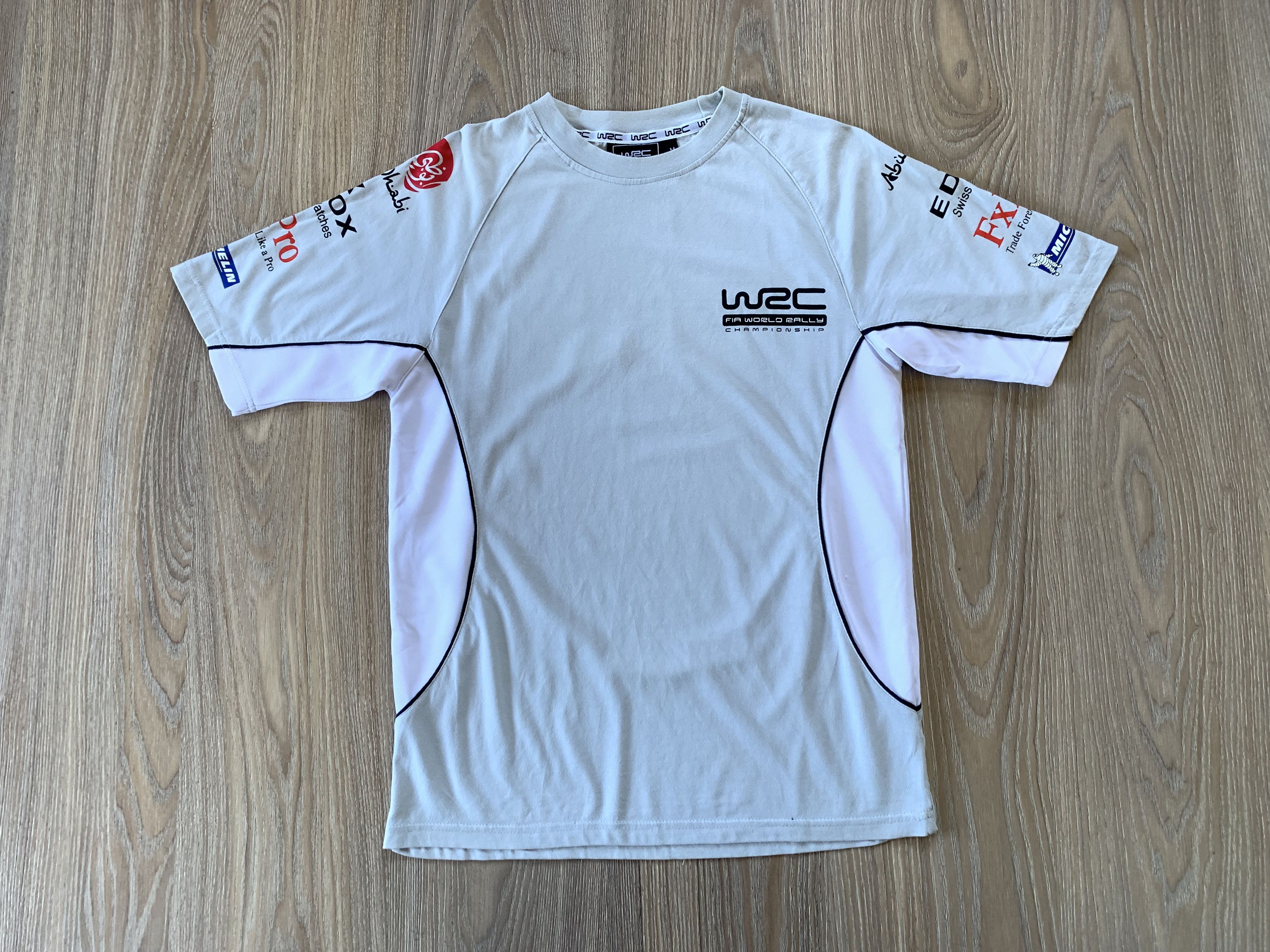 Vintage Vintage WRC FIA Rally Championship 2011 Printed T-Shirt Size US M / EU 48-50 / 2 - 2 Thumbnail