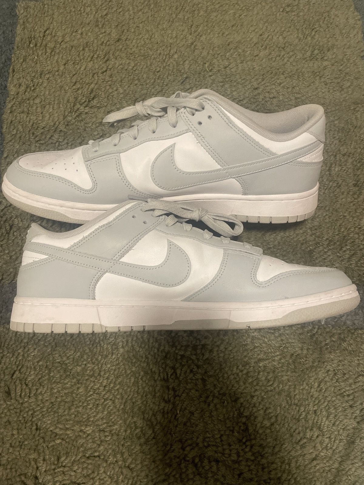 Nike Excellent Condition Wolf Grey and White Low Dunk in Size 13 Size US 13 / EU 46 - 6 Thumbnail