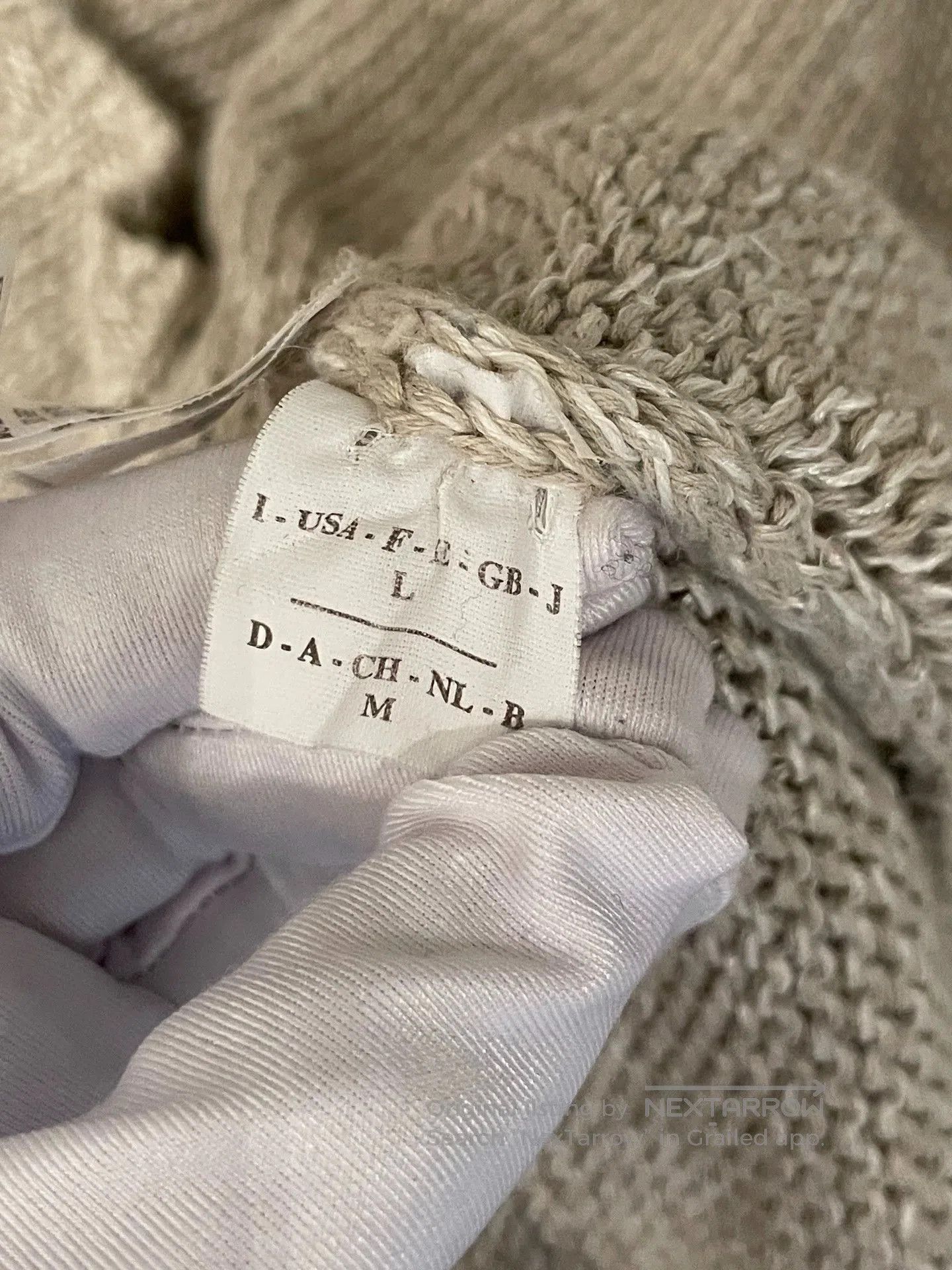 Brunello Cucinelli light khaki sequined linen sweater. Size US M / EU 48-50 / 2 - 6 Thumbnail