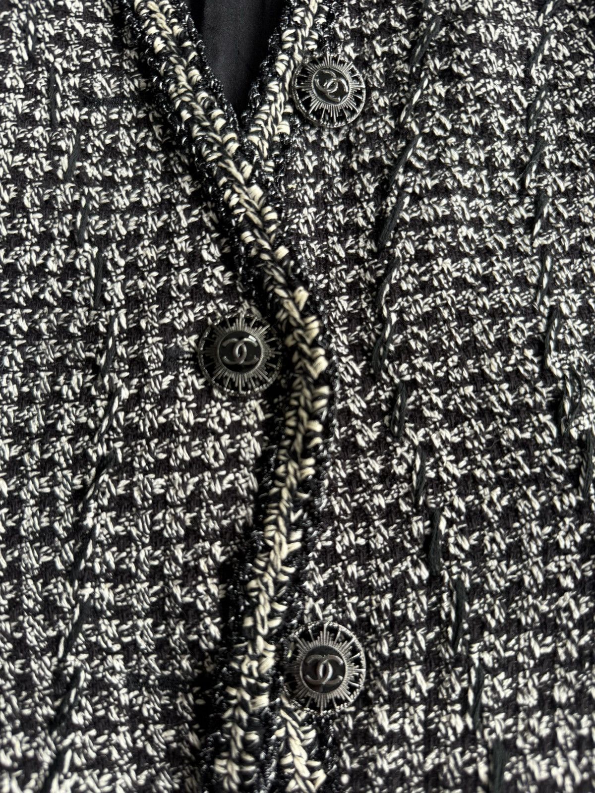 Chanel Chanel - Single Breasted Tweed Shortsleeves Size XS / US 0-2 / IT 36-38 - 6 Thumbnail