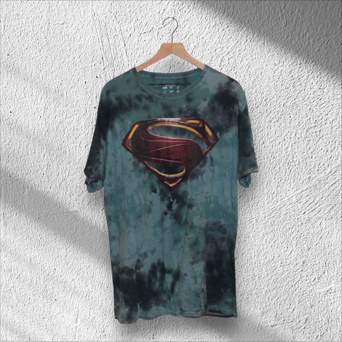 DC Comics Superman Tie-Dye Shirt Justice League DC Comics XL Size US XL / EU 56 / 4 - 1 Thumbnail