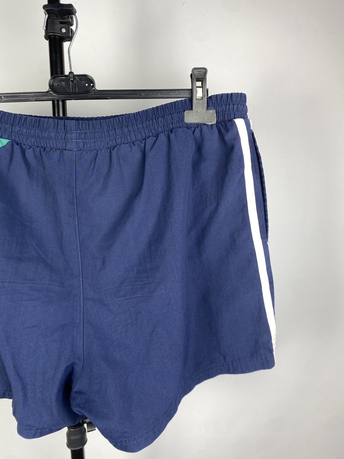 Adidas × Vintage Vintage 90s Adidas Logo Embroidered Men’s L Size Shorts Size US 36 / EU 52 - 8 Thumbnail