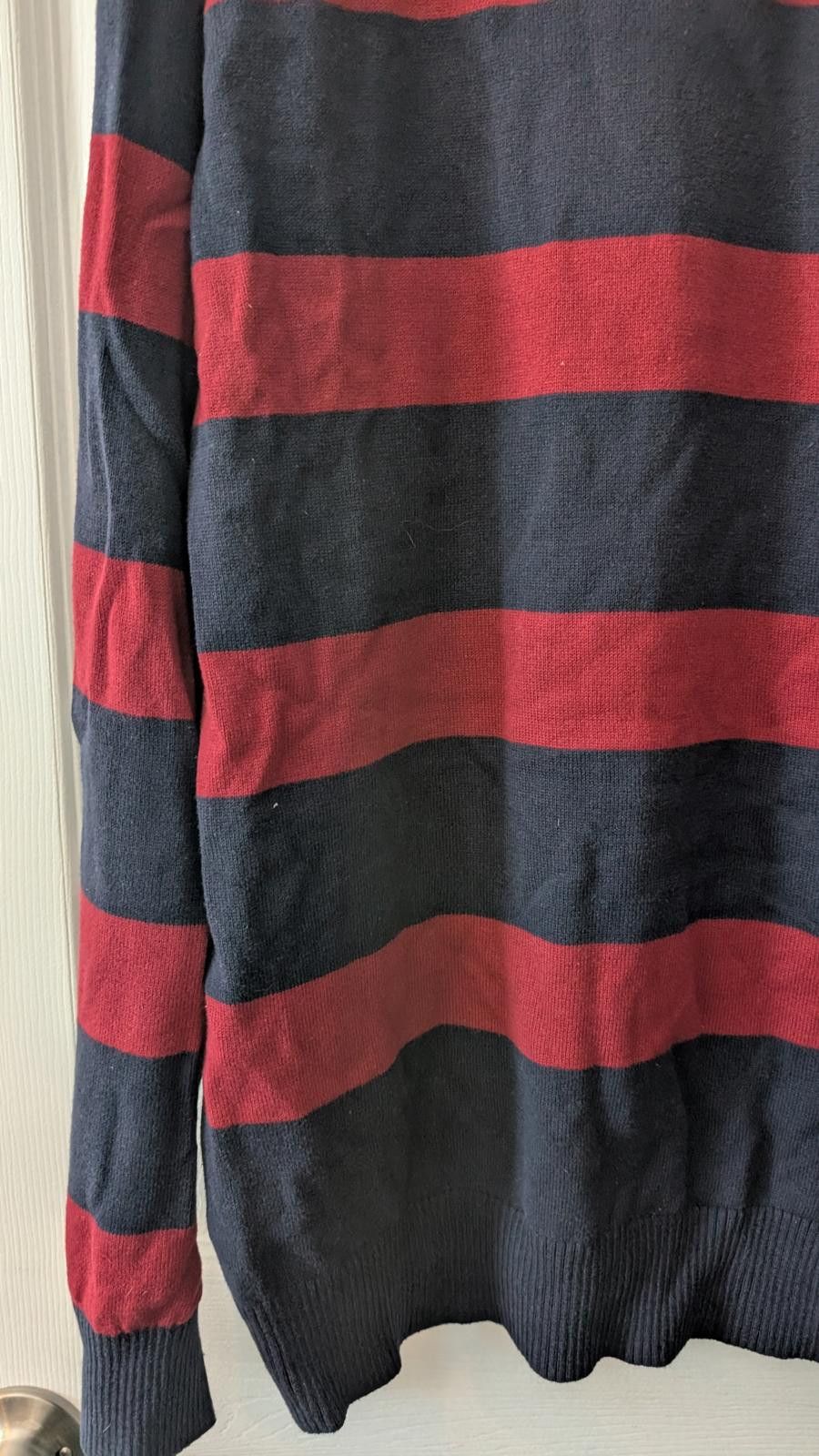 Tommy Hilfiger Tommy Hilfiger Men’s V-Neck Sweater Navy Stripe Size XXL Size US XXL / EU 58 / 5 - 5 Thumbnail