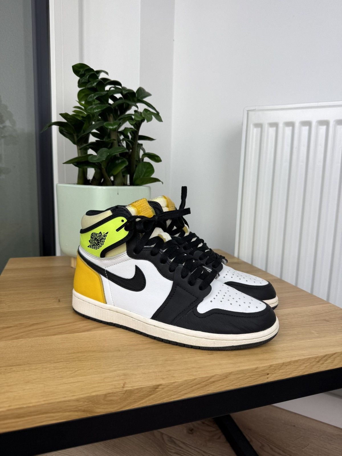 Jordan Brand Air Jordan 1 Volt Gold Size US 7.5 / EU 40-41 - 6 Thumbnail