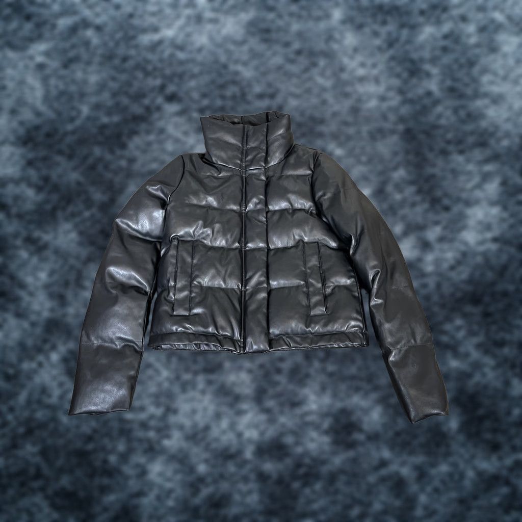 Abercrombie & Fitch VINTAGE Abercrombie & Fitch Puffer Jacket Womens XS Black Vegan Cropped Y2K Womens XS Black Puffer Jacket Size XS / US 0-2 / IT 36-38 - 1 Thumbnail