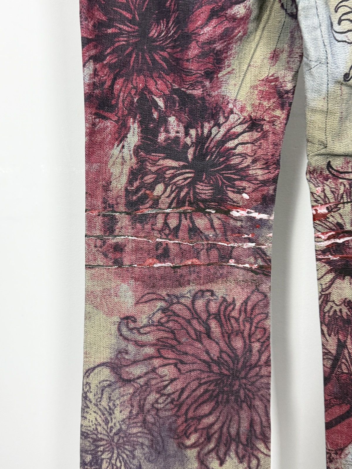 Roberto Cavalli Roberto Cavalli 2000’s Flared Floral Slashed Tattoo Jeans Size 28" / US 6 / IT 42 - 19 Thumbnail