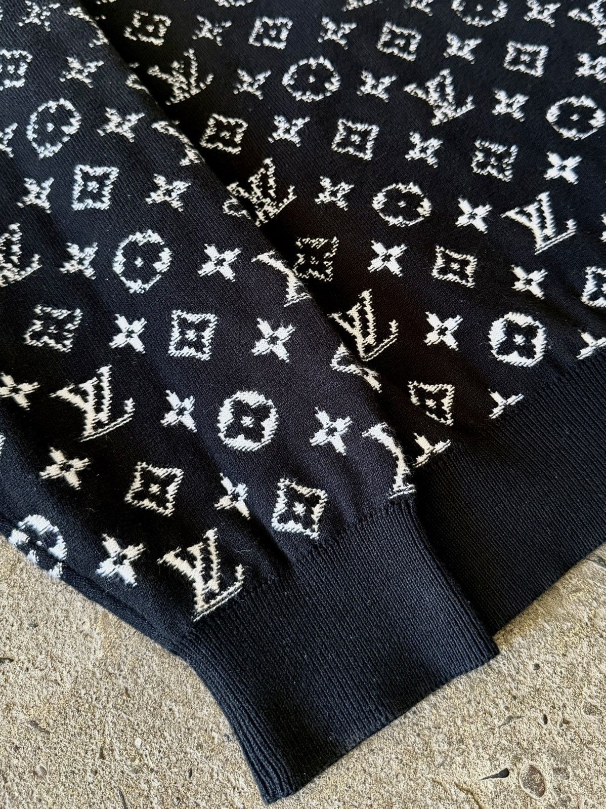 Louis Vuitton Louis Vuitton - Virgil Abloh -AW22 Gradient Monogram Hoodie Size US M / EU 48-50 / 2 - 15 Thumbnail