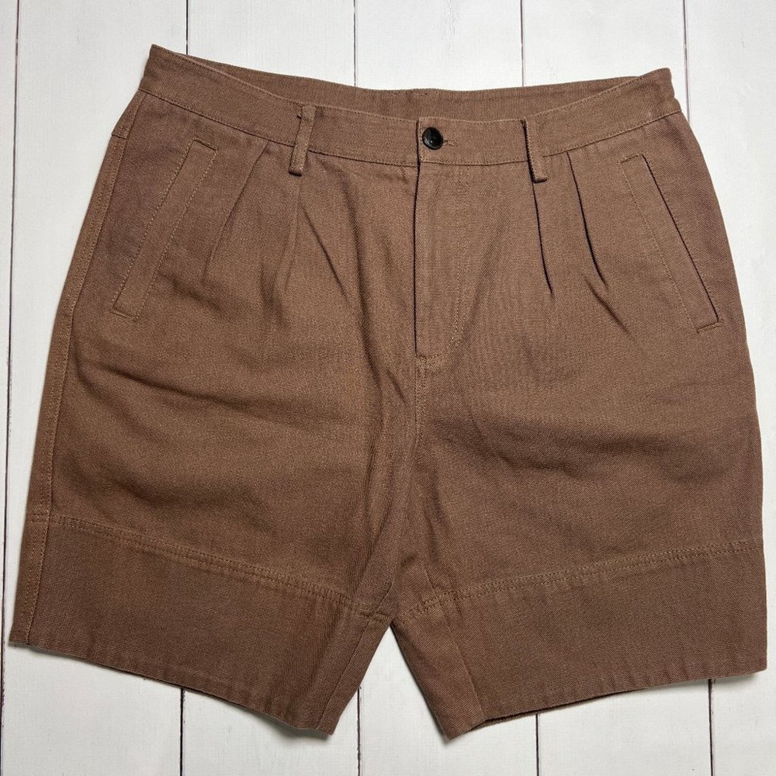 Standard Issue NWT Standard Issue NYC Pleated Utility Shorts SIZE 34 Oak Size US 34 / EU 50 - 1 Thumbnail