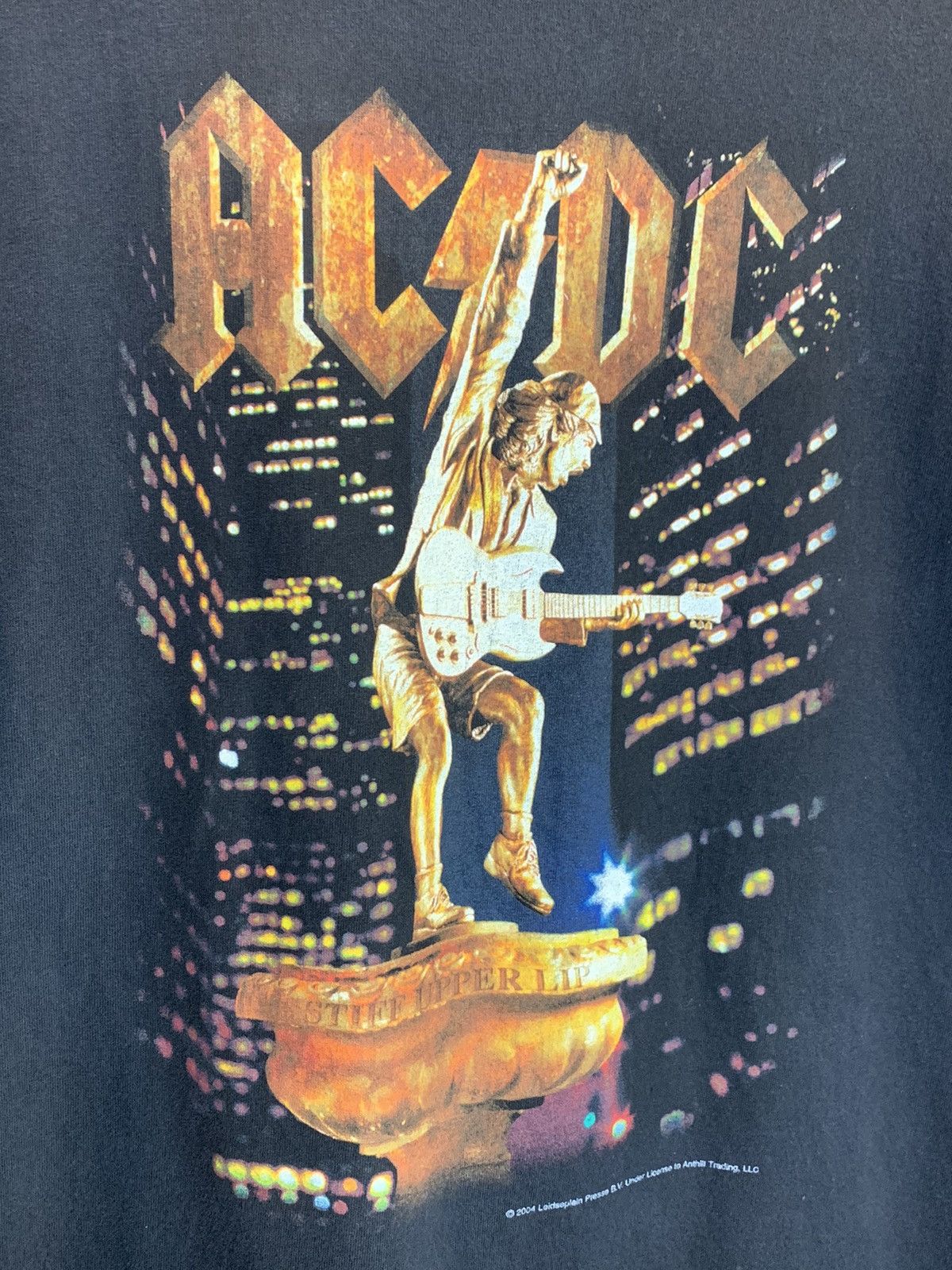 Band Tees *RARE* Vintage AC/DC Stiff Upper Lip Band Art Shirt Y2K 2004 Size US L / EU 52-54 / 3 - 2 Thumbnail