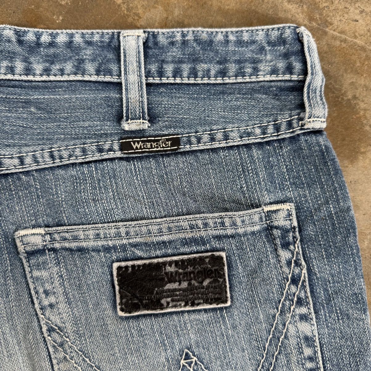 Wrangler VINTAGE WRANGLER FLARE LIGHT WASH DENIM JEANS PANTS Size US 33 - 12 Thumbnail