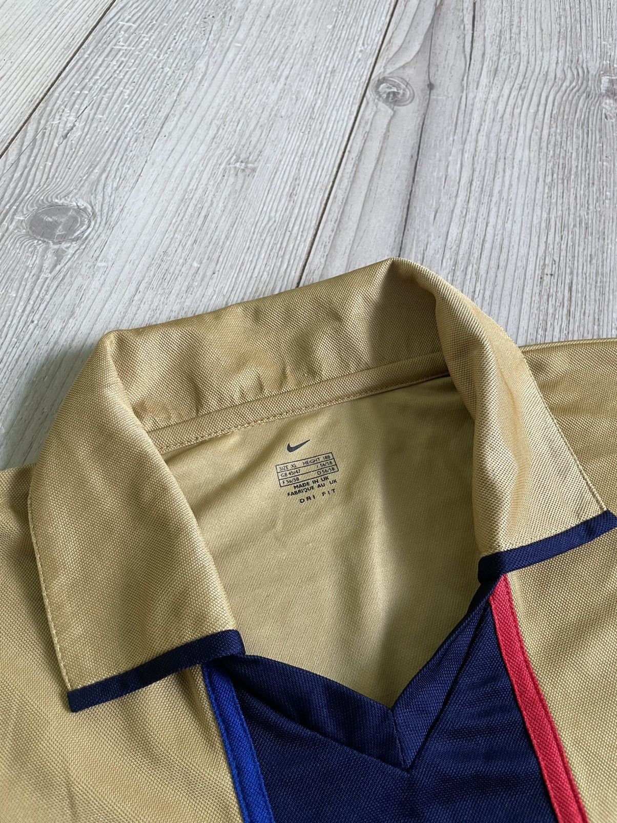 Nike × Vintage Nike Barcelona 2001/2002 Soccer Jersey Away Football Shirt Size US XL / EU 56 / 4 - 10 Thumbnail