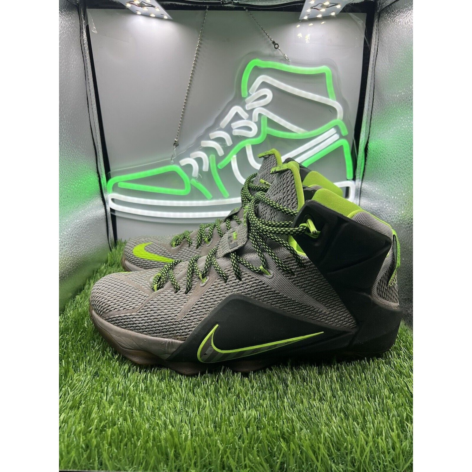 image of Nike Lebron 12 Dunkman Men's Basketball Shoes Size 11.5 Dun in Grey