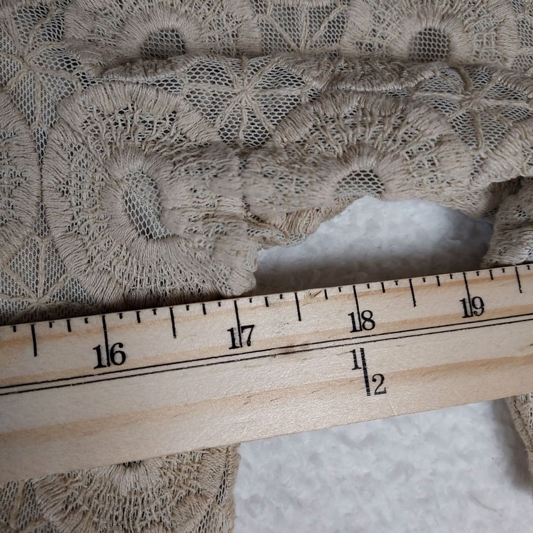Banana Republic Banana Republic Women’s Size 10 Lace Sheath Dress Beige Lined Sleeveless Knee Length Zip Round Neck Vintage No (if applicable) Size L / US 10 / IT 46 - 5 Thumbnail