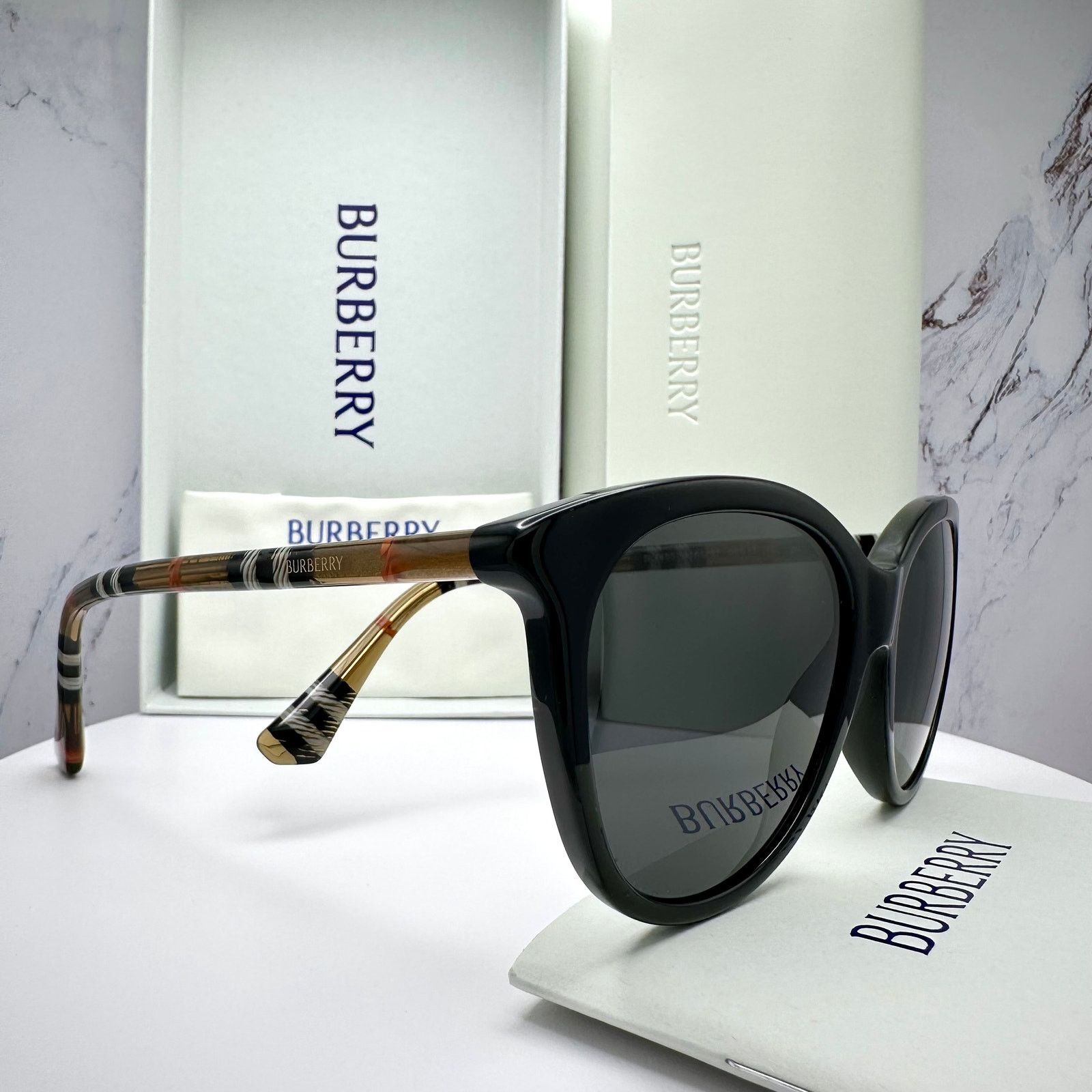 New Burberry Sunglasses Black Round Pantos Frame Checkered