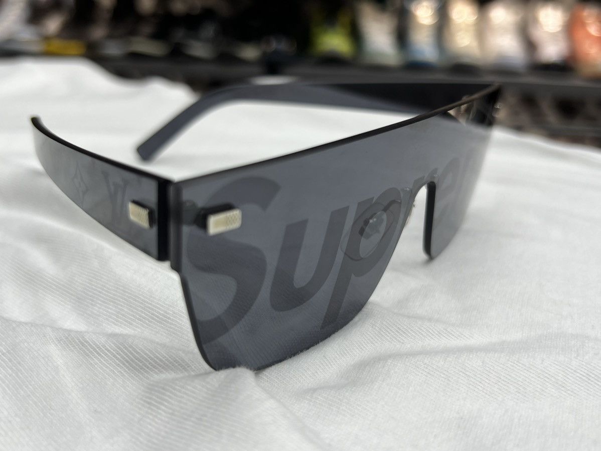 Louis Vuitton Louis Vuitton x Supreme Sunglasses Size ONE SIZE - 2 Thumbnail