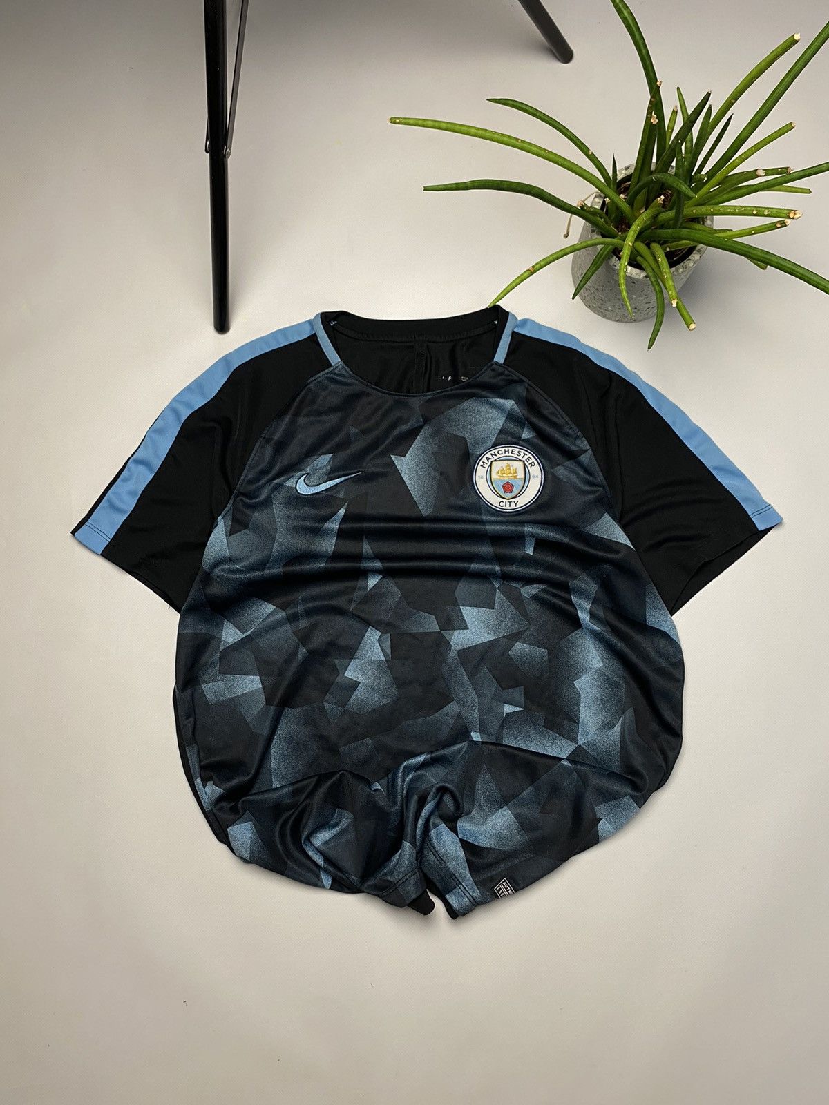 Nike × Vintage Rare vintage Manchester city soccer jersey drill Size US L / EU 52-54 / 3 - 1 Thumbnail