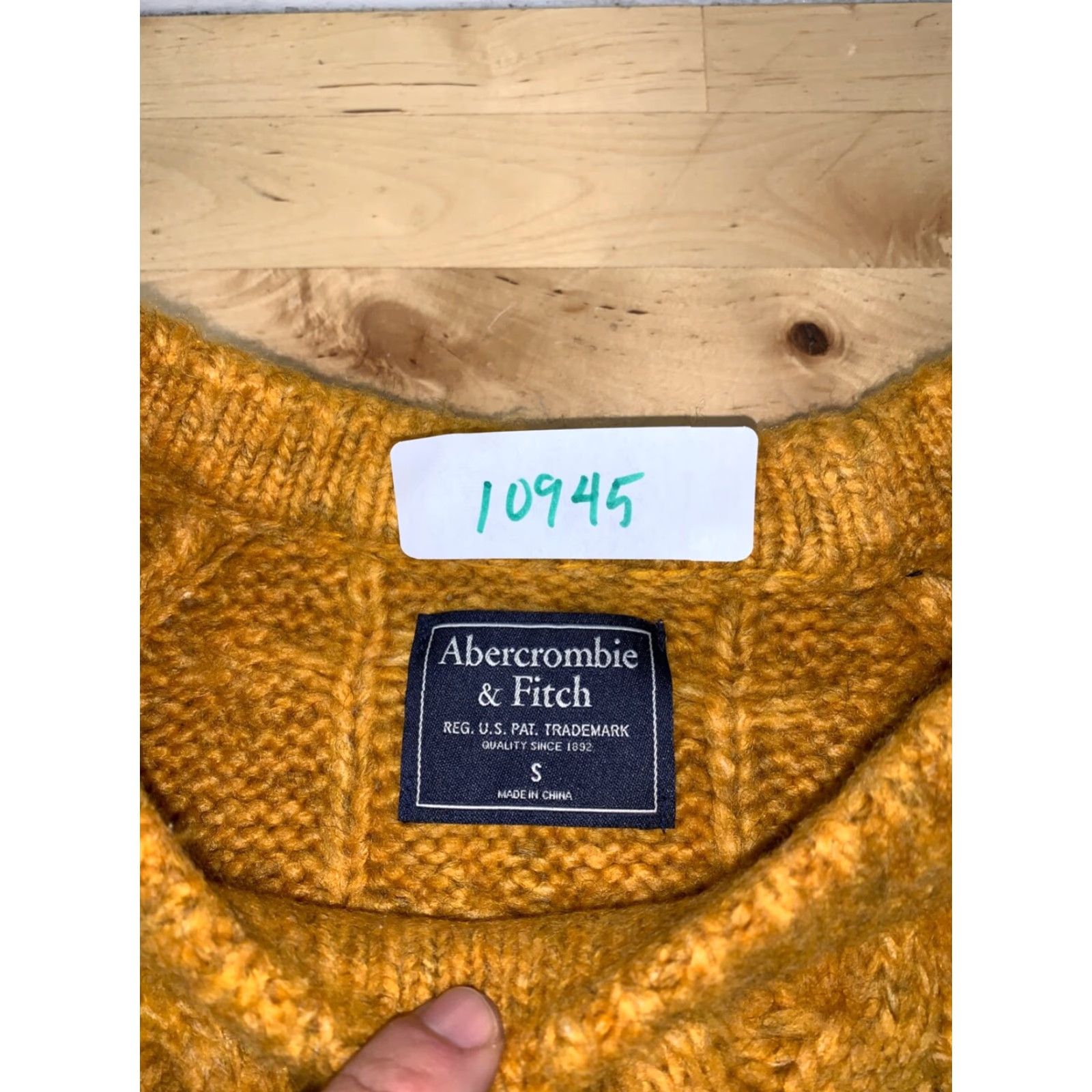 Abercrombie & Fitch Abercrombie & Fitch Knot Sweater Womens S Yellow Cable Crew Neck Pullover Long Sleeve Boxy 10945 Size S / US 4 / IT 40 - 2 Thumbnail