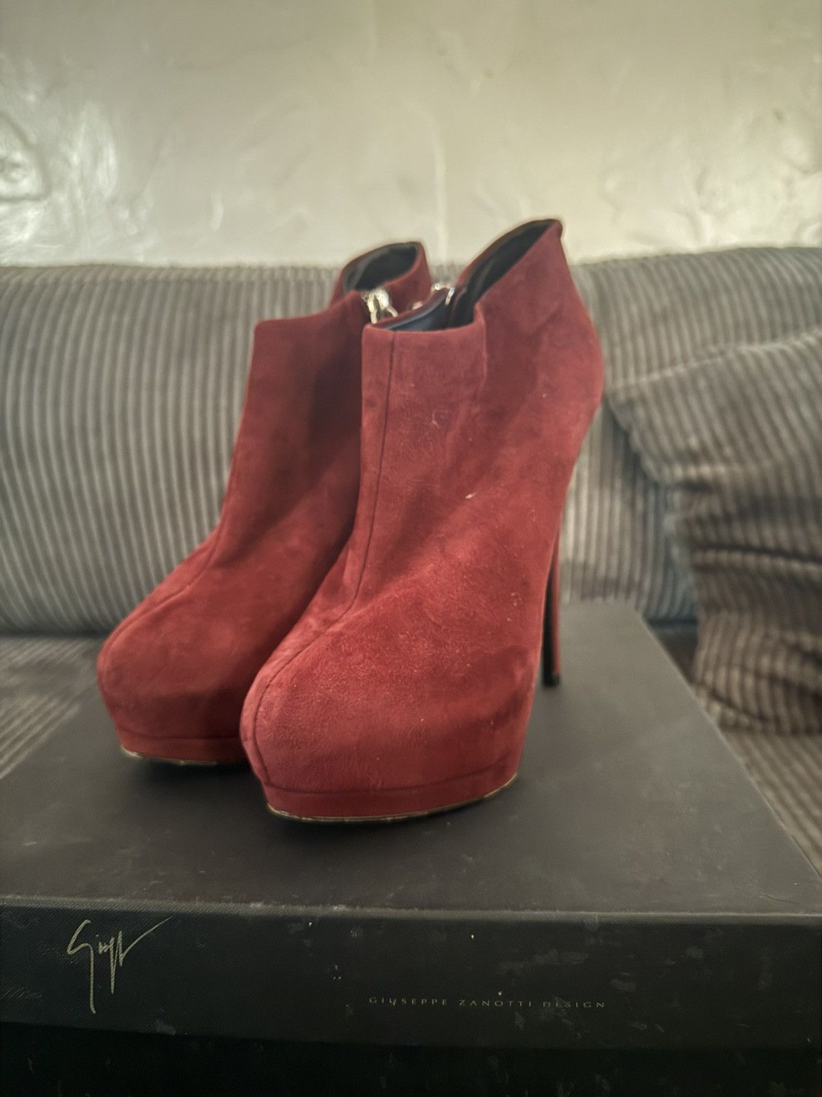 Giuseppe Zanotti Giuseppe Zanotti purple platforms Size US 8.5 / IT 38.5 - 1 Thumbnail