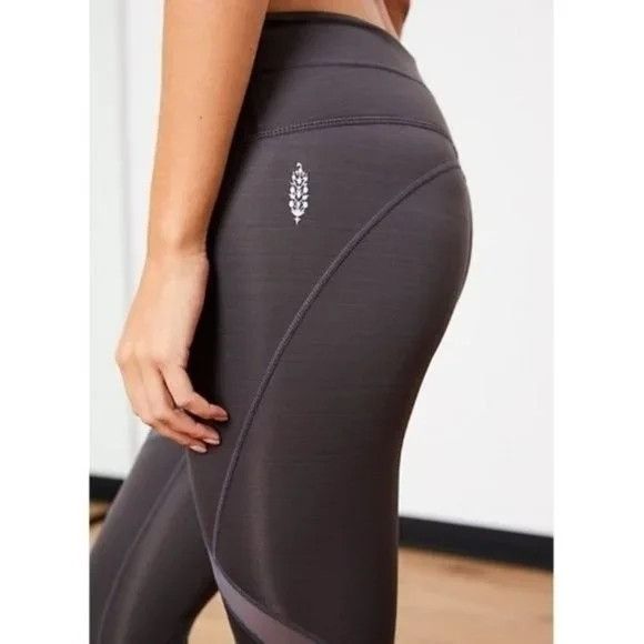 Free People Free People Black Contrast Mesh Leggings Size 27" / US 4 / IT 40 - 2 Thumbnail